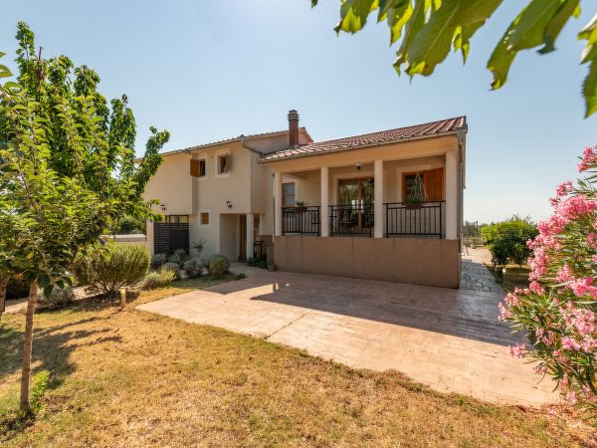 Holiday house Tina with jacuzzi and pool - Image-tags.info