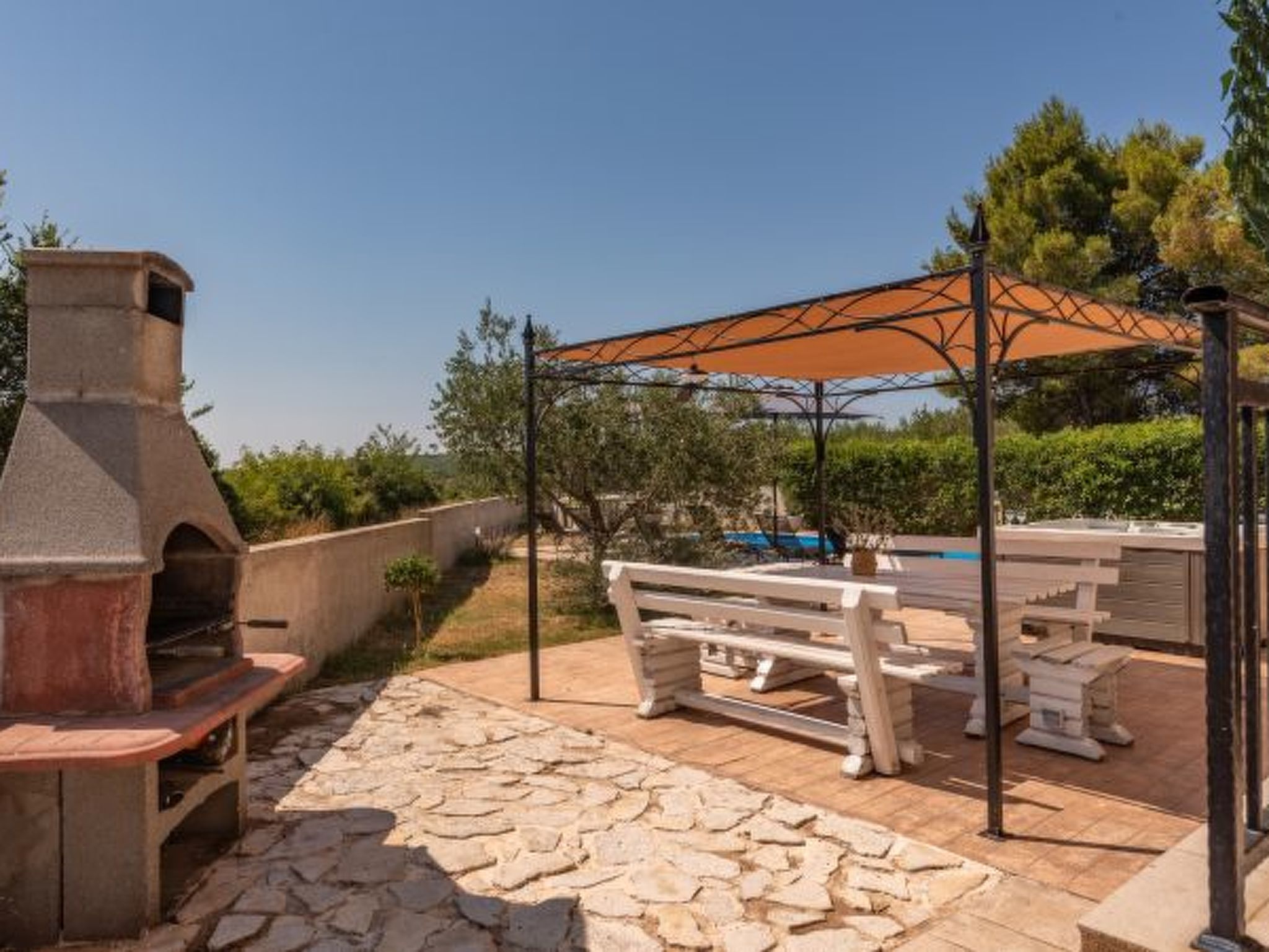 Holiday house Tina with jacuzzi and pool