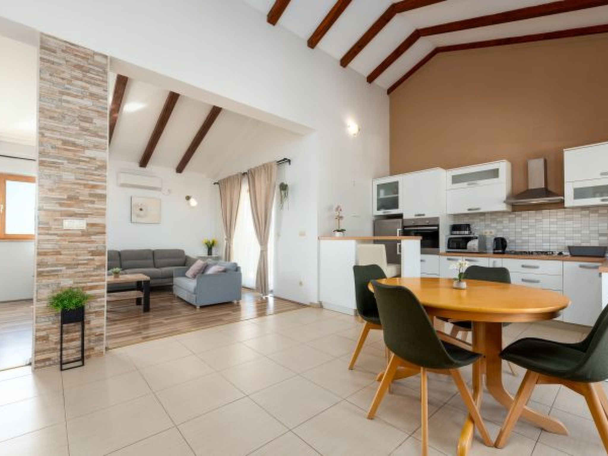 Holiday house Tina with jacuzzi and pool - Image-tags.info