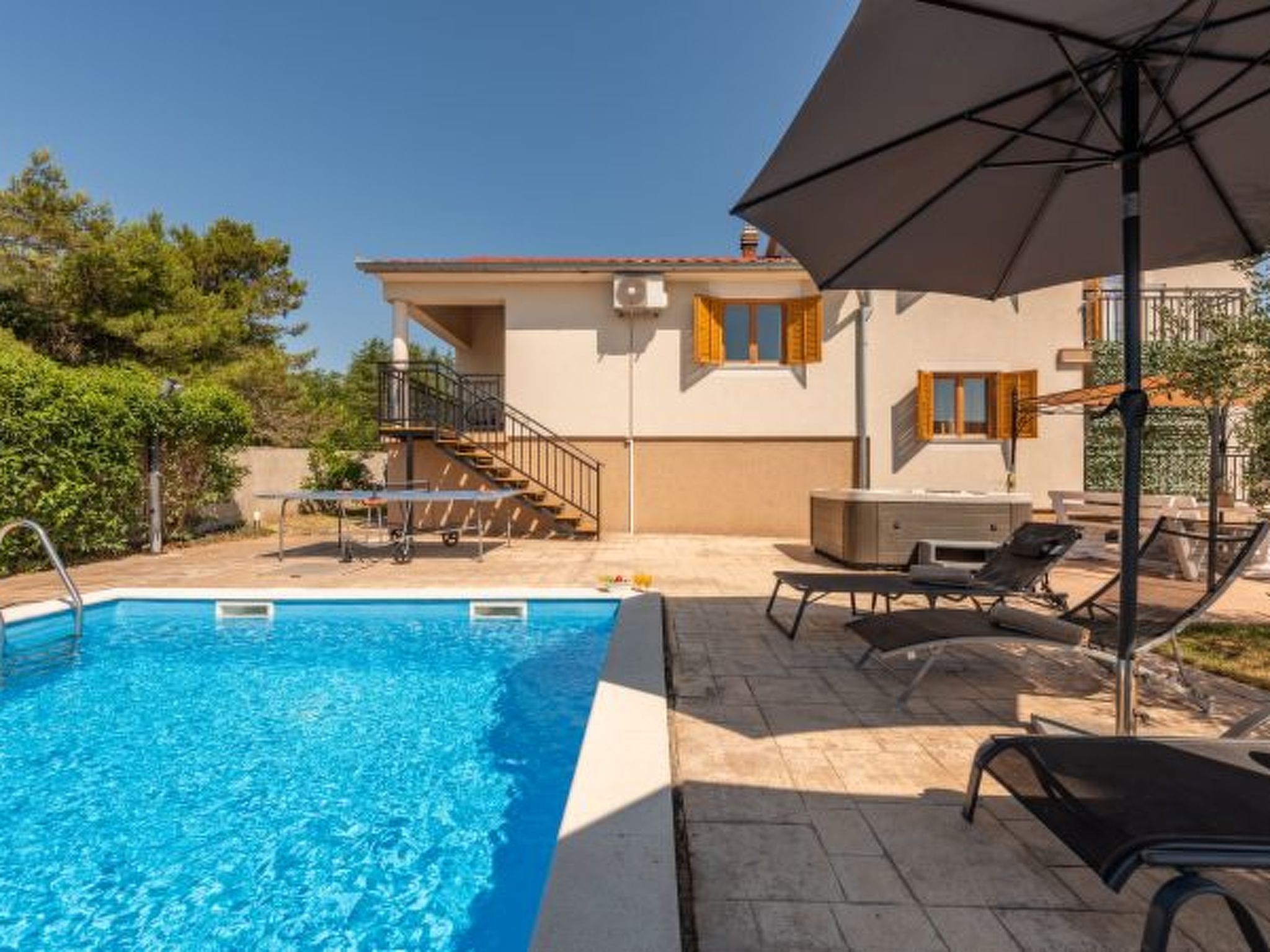 Holiday house Tina with jacuzzi and pool - Image-tags.info