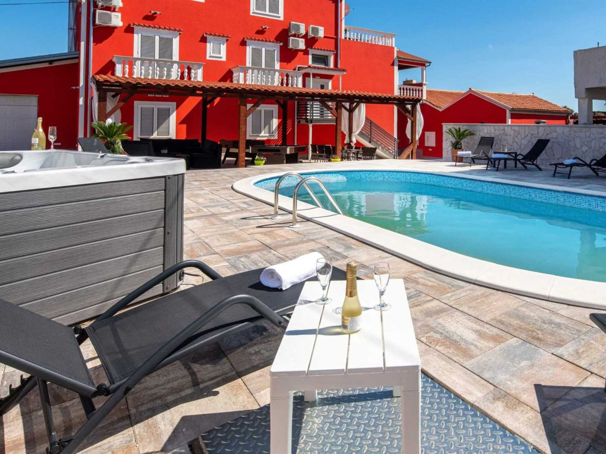 Xxxl Villa Ancora with heated pool