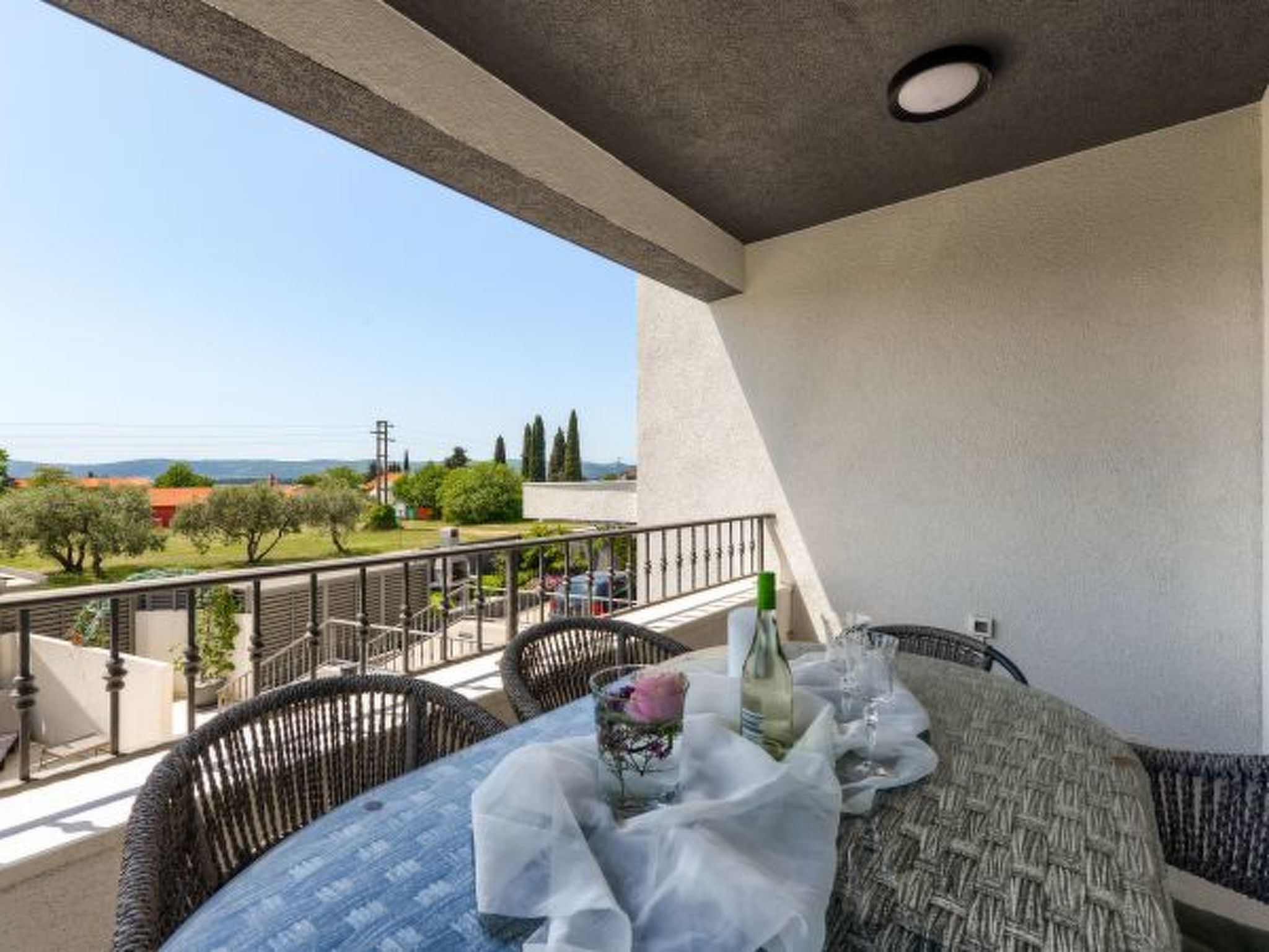 Villa Azzuro with jacuzzi and pool