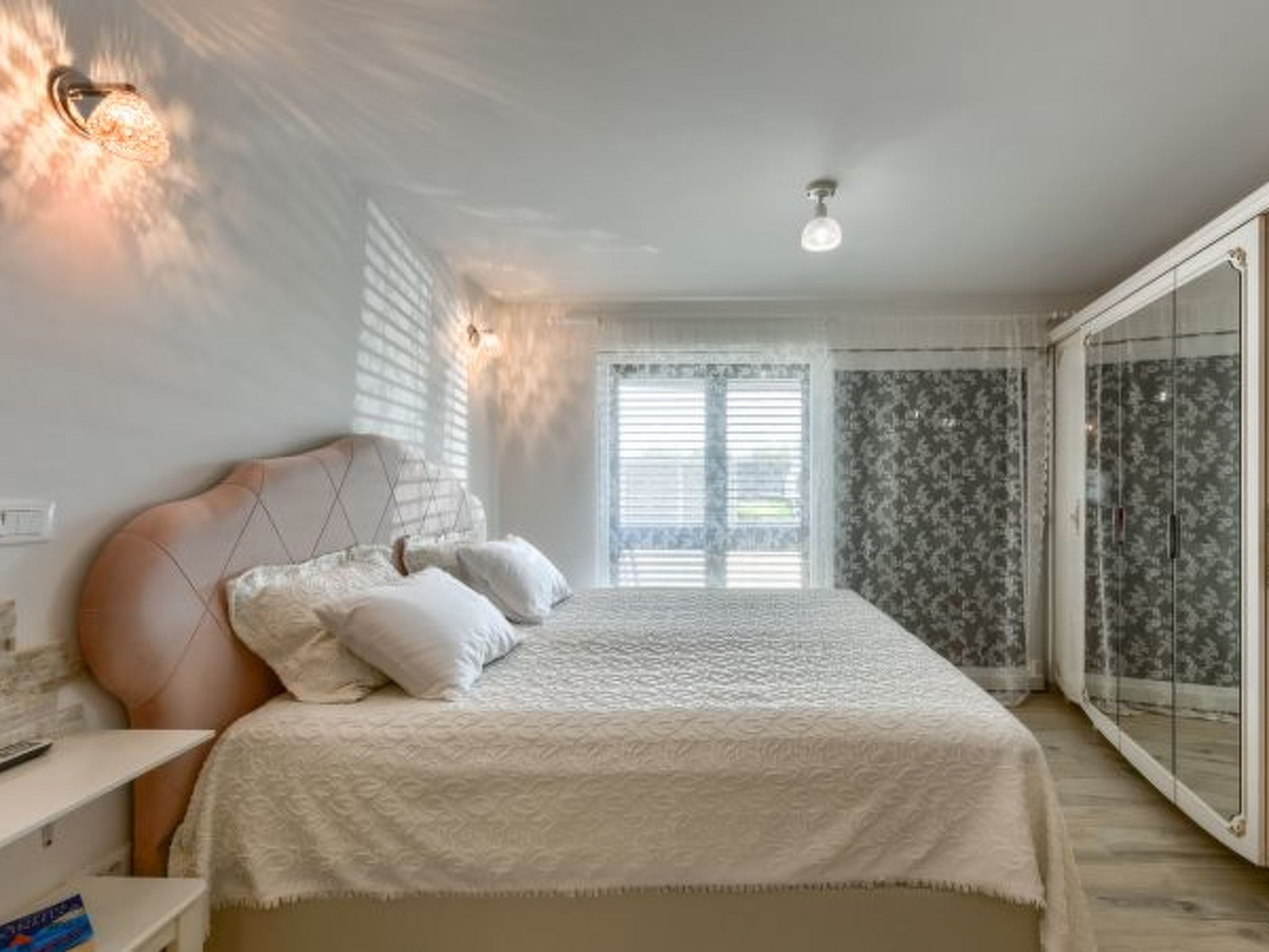 Villa Azzuro with jacuzzi and pool - Image-tags.info