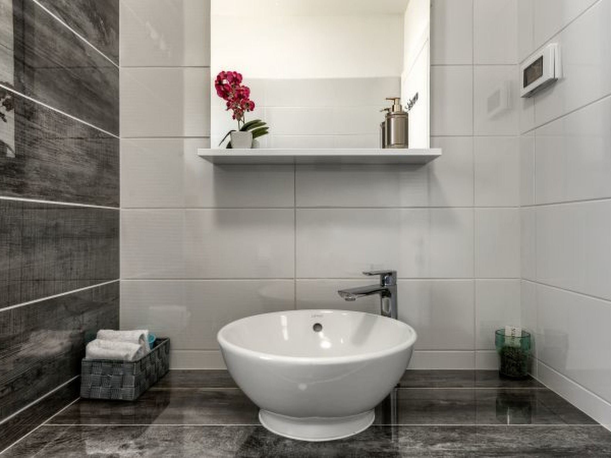 Villa Azzuro with jacuzzi and pool - Image-tags.info