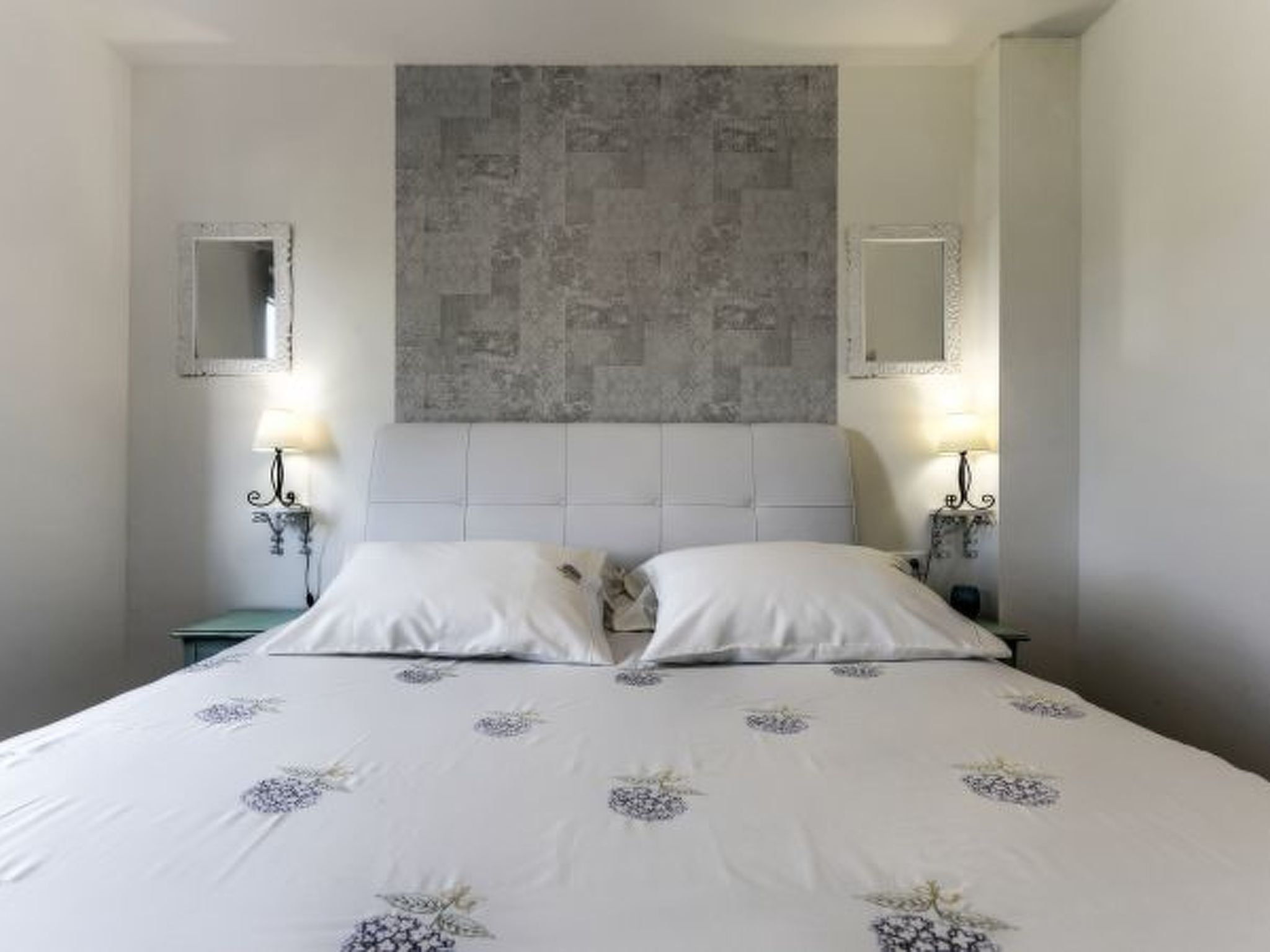 Villa Azzuro with jacuzzi and pool - Image-tags.info