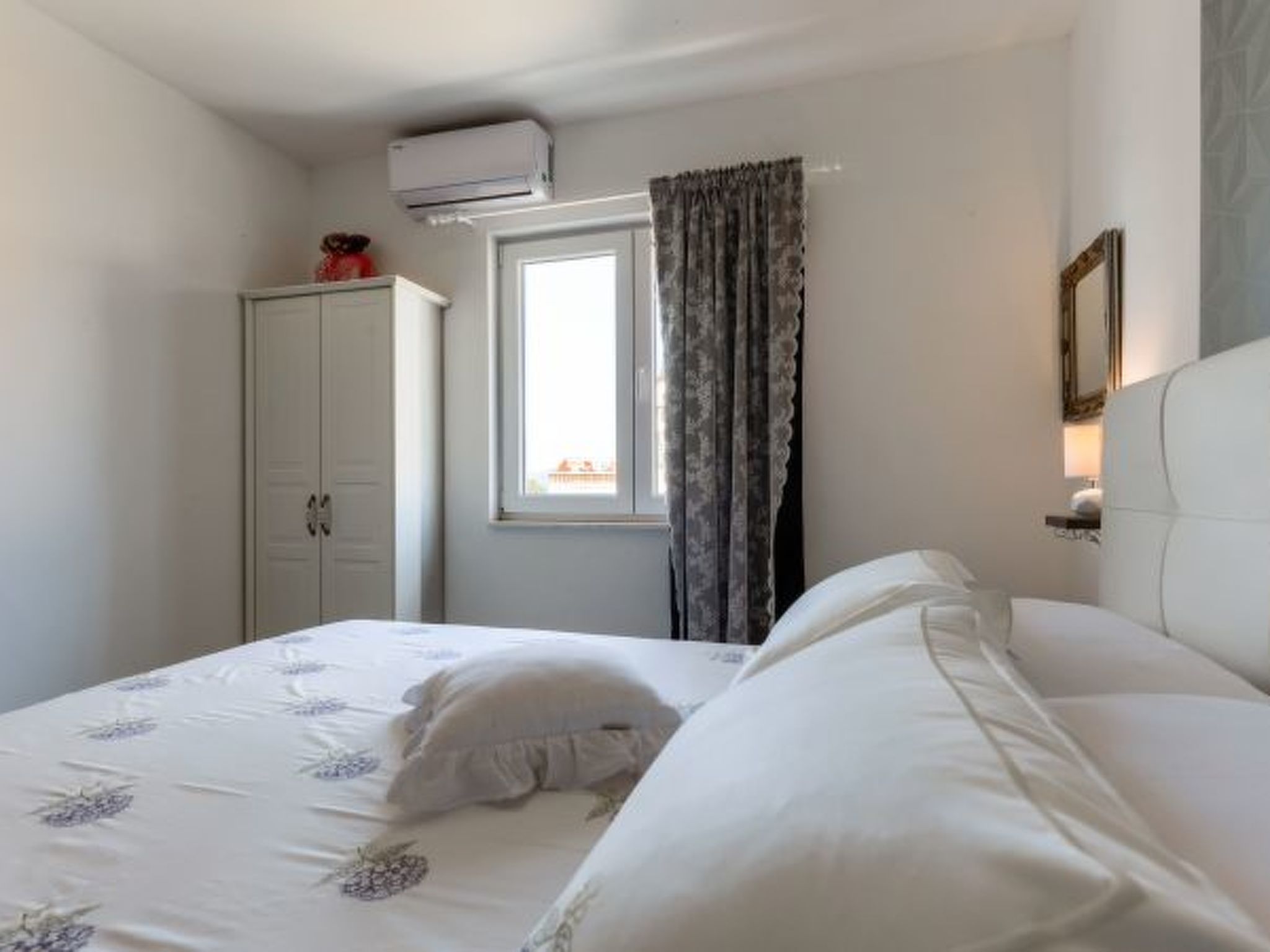 Villa Azzuro with jacuzzi and pool - Image-tags.info