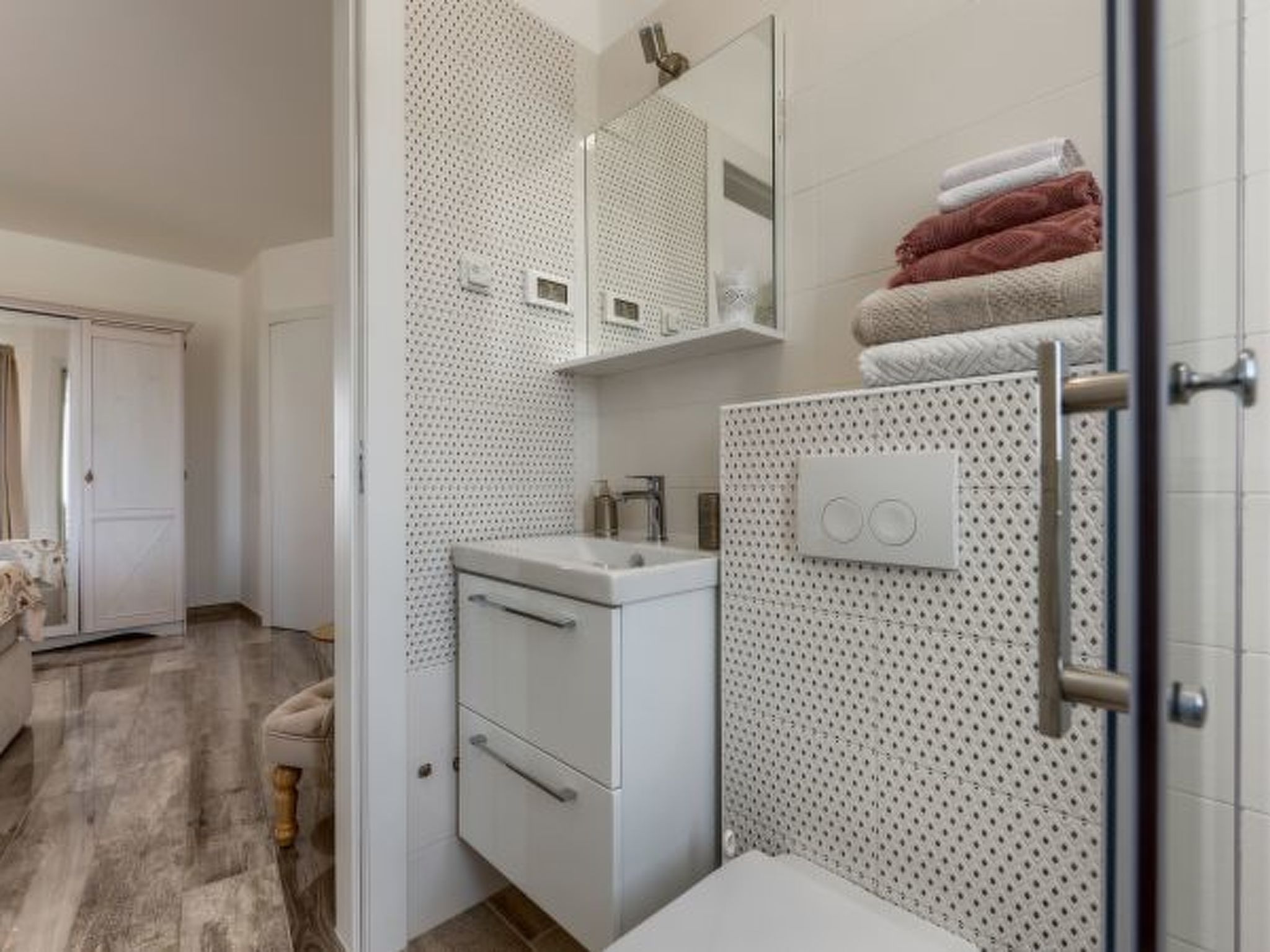 Villa Azzuro with jacuzzi and pool - Image-tags.info