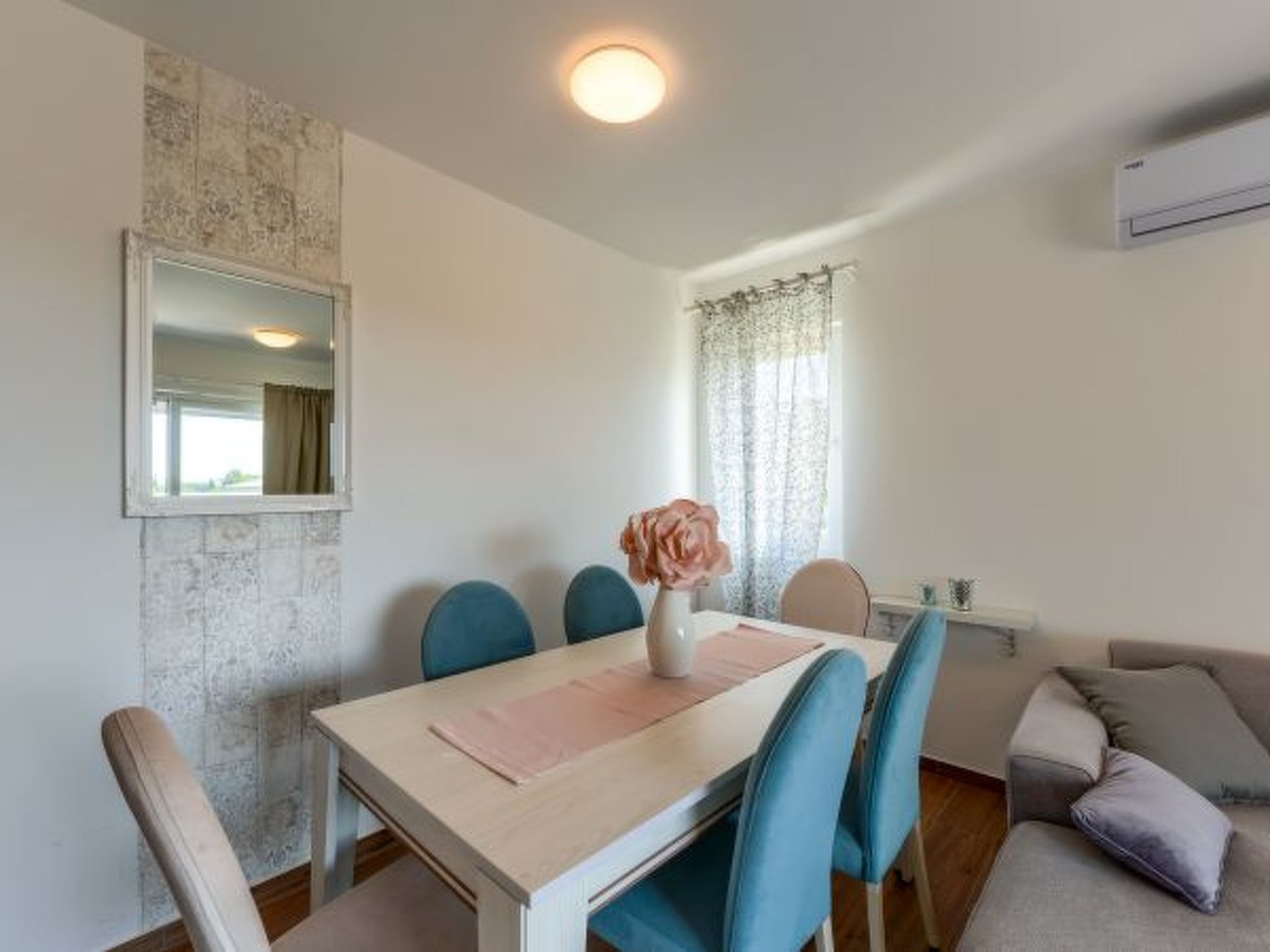 Villa Azzuro with jacuzzi and pool - Image-tags.info