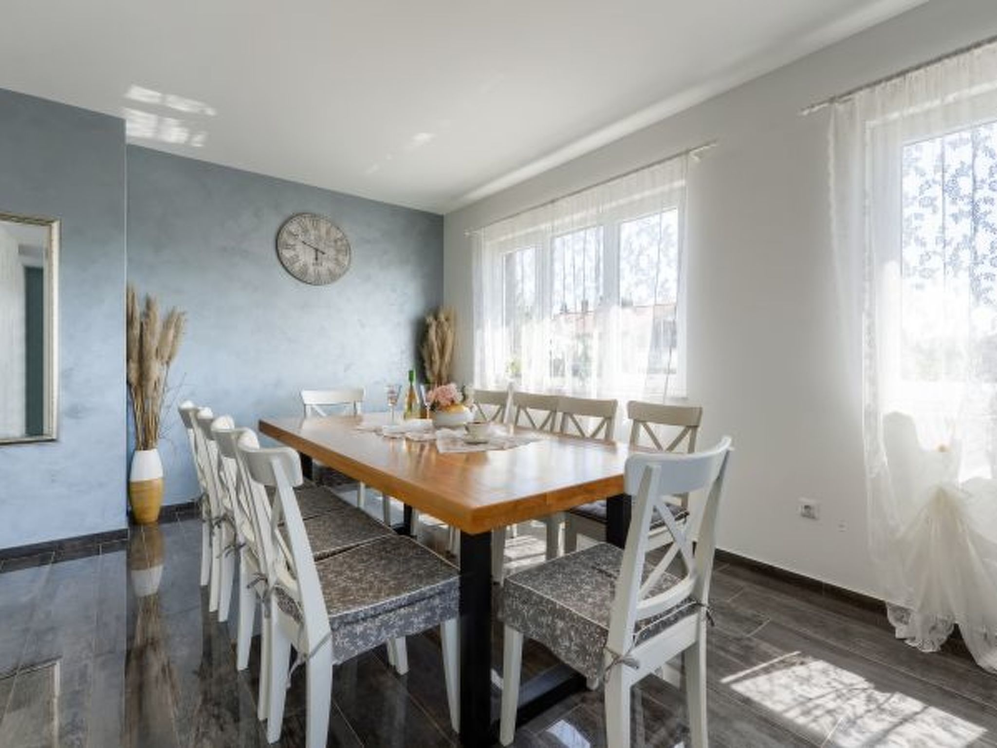 Villa Azzuro with jacuzzi and pool - Image-tags.info