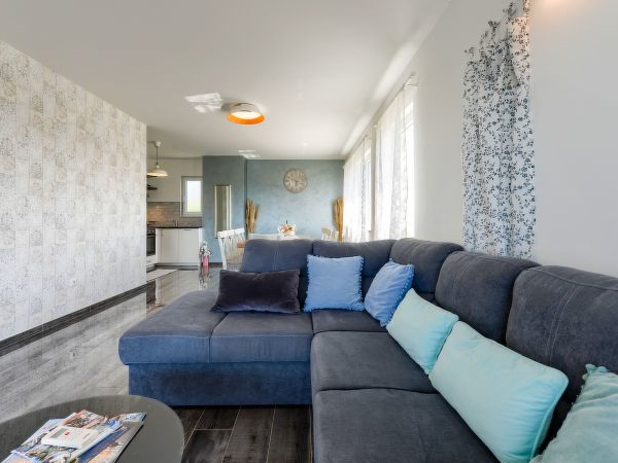 Villa Azzuro with jacuzzi and pool - Image-tags.info