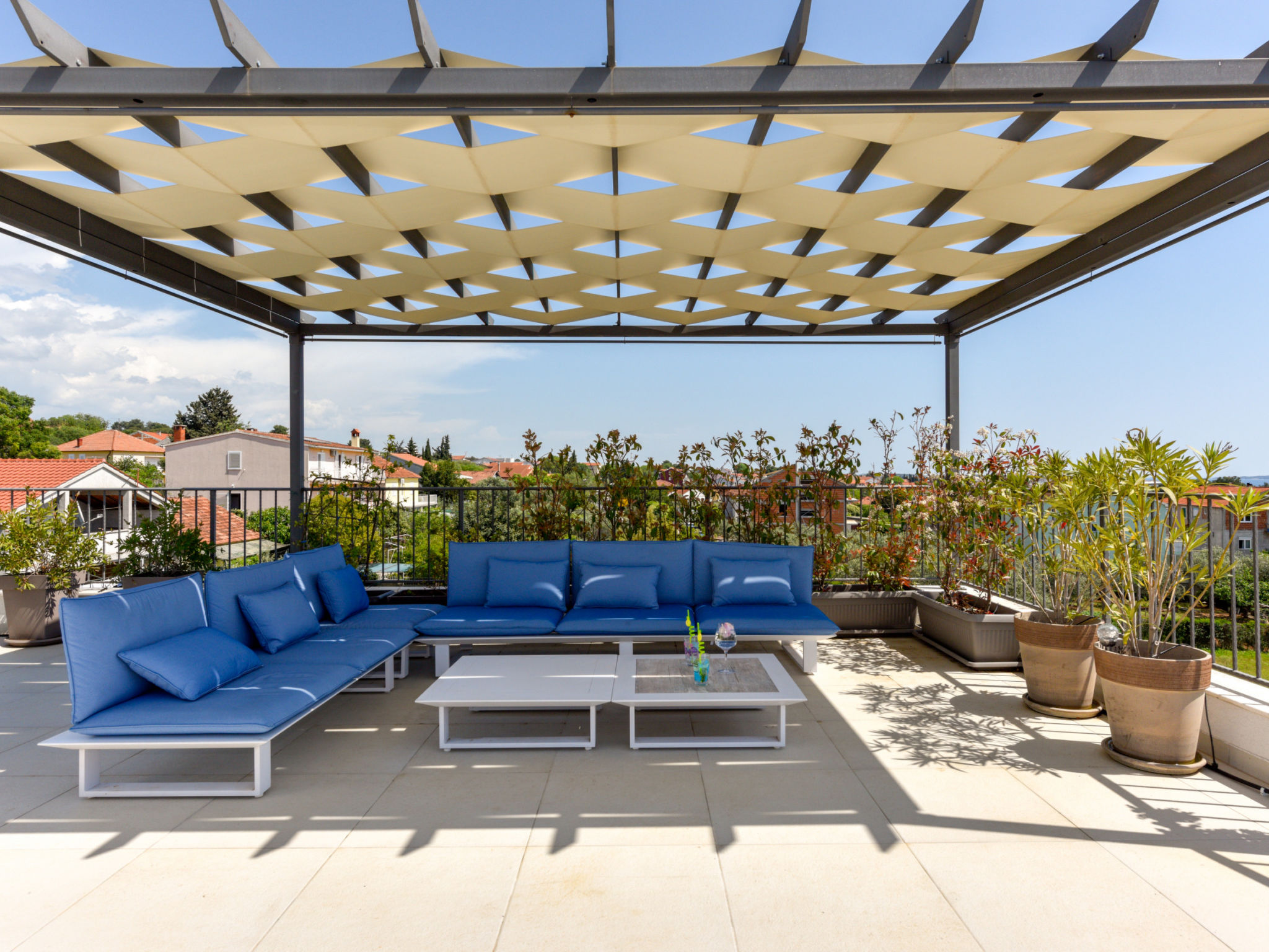 Villa Azzuro with jacuzzi and pool