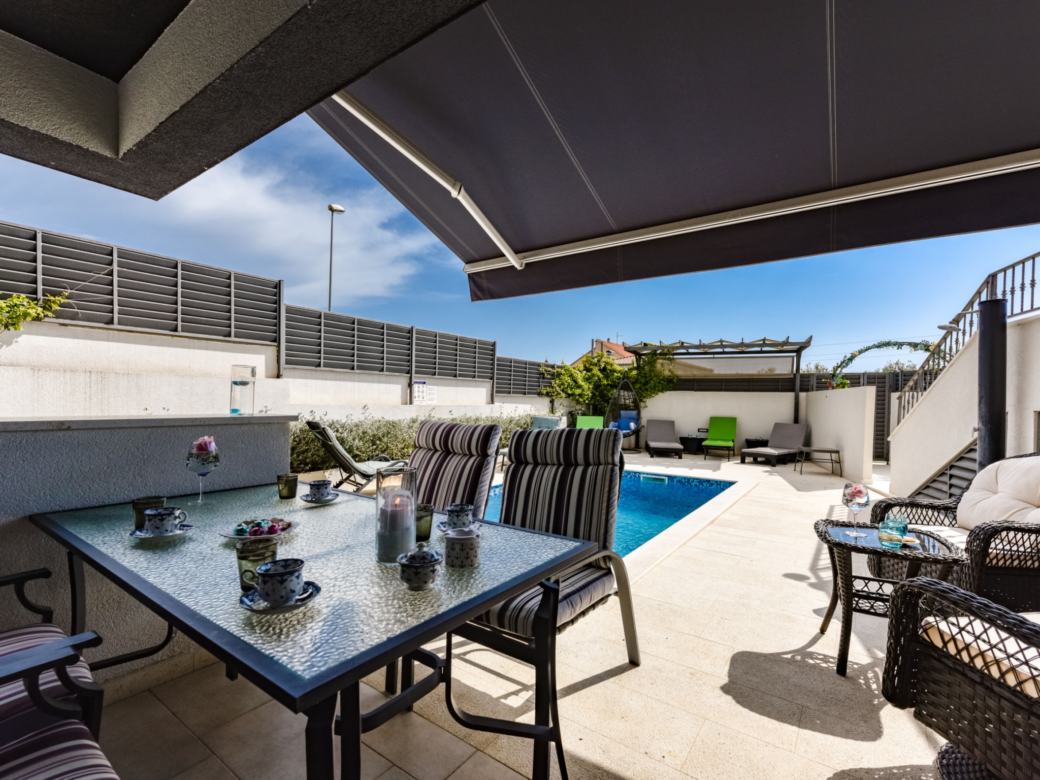 Villa Azzuro with jacuzzi and pool
