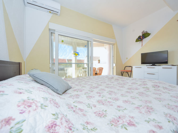 Search and Stay destination Sveti Filip i Jakov, Zadarska županija - Croatia from AU$ 79. Villa Karolina