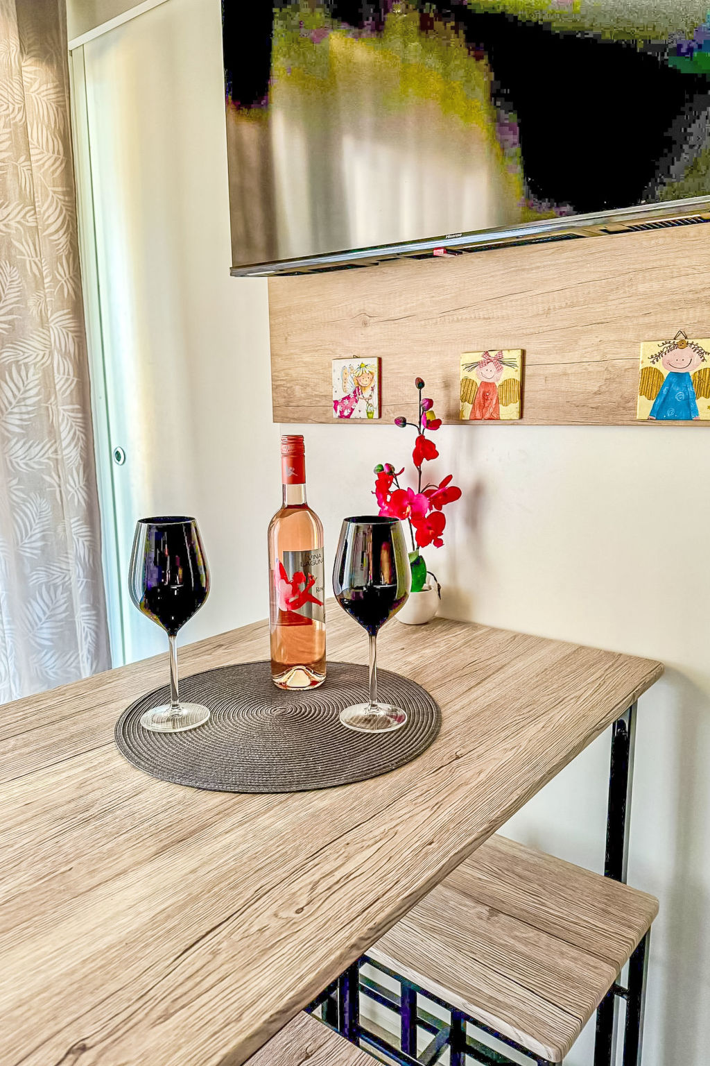 Hosekra Hišica-Binnen