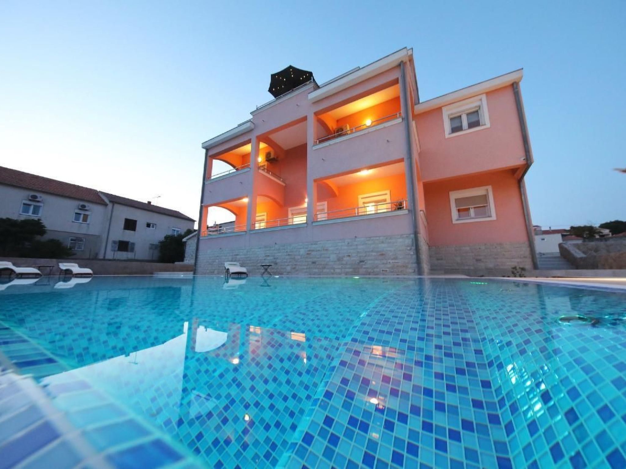 Gesamte Wohnung in Sveti Filip I Jakov mit Gemeinsamem Garten