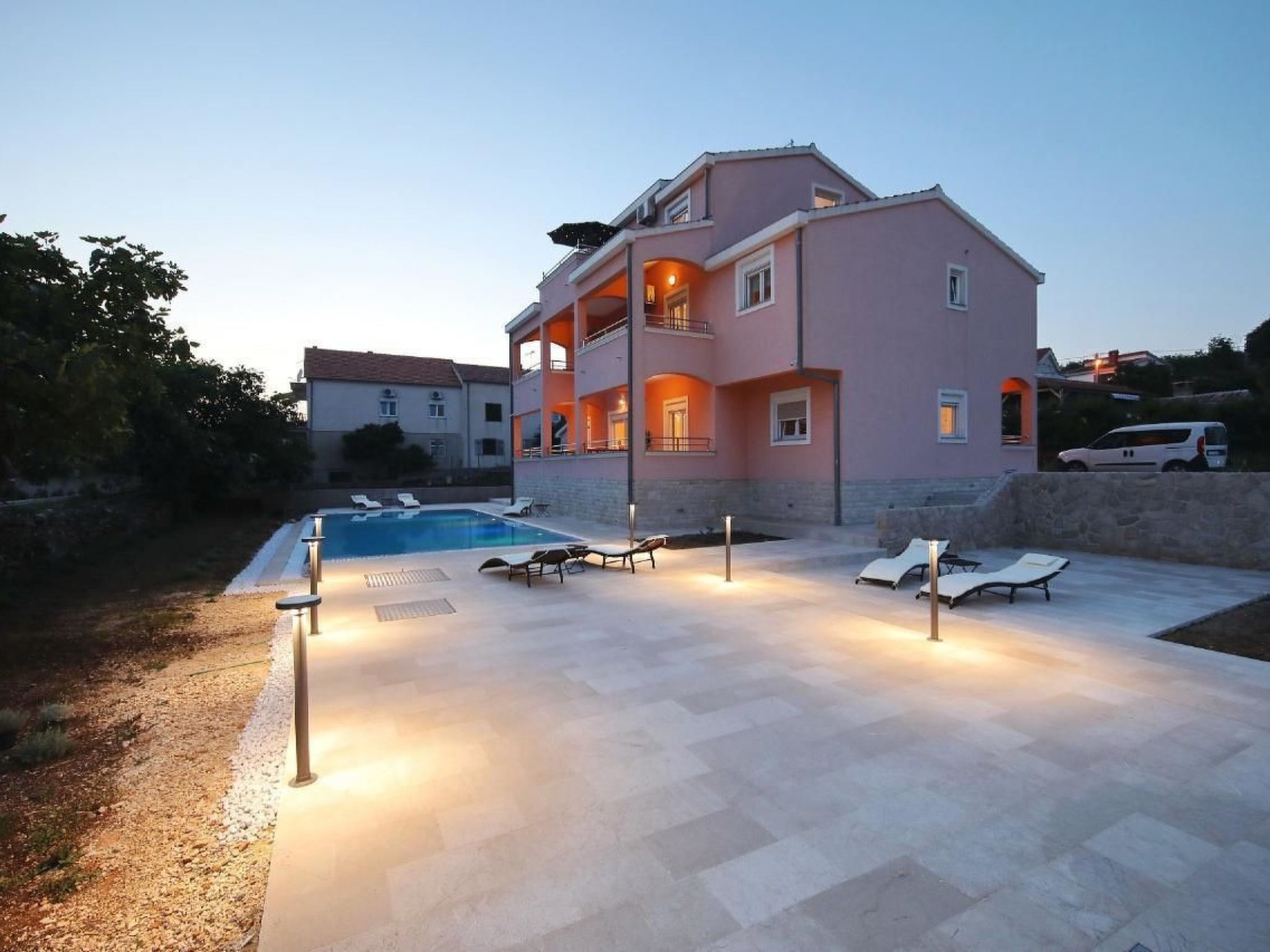 Gesamte Wohnung in Sveti Filip I Jakov mit Gemeinsamem Garten