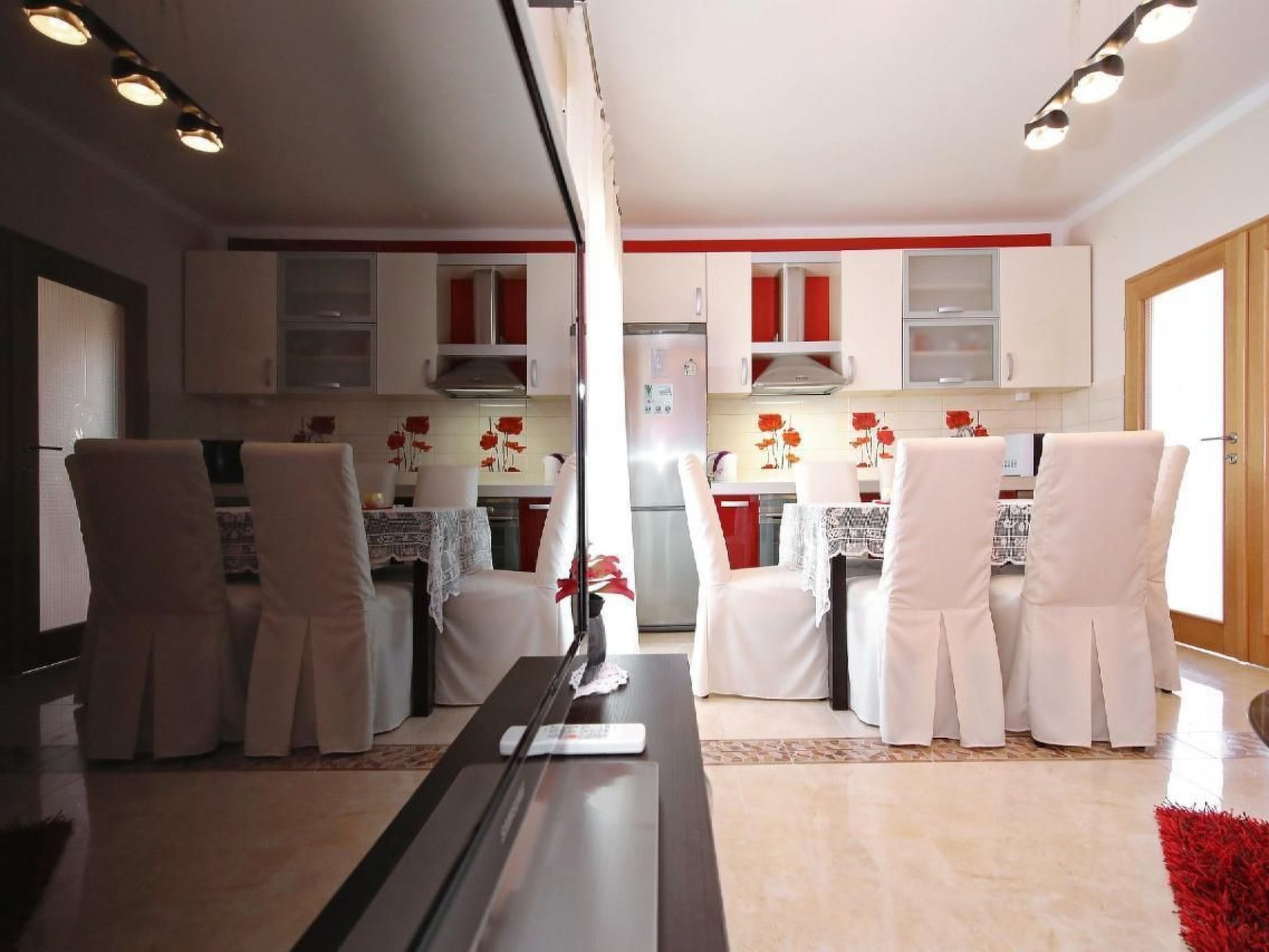 Gesamte Wohnung in Sveti Filip I Jakov mit Gemeinsamem Garten-Image-tags.info