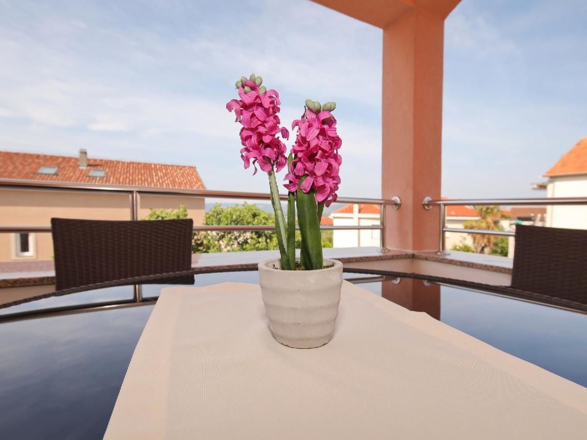 Gesamte Wohnung in Sveti Filip I Jakov mit Gemeinsamem Garten-Image-tags.info