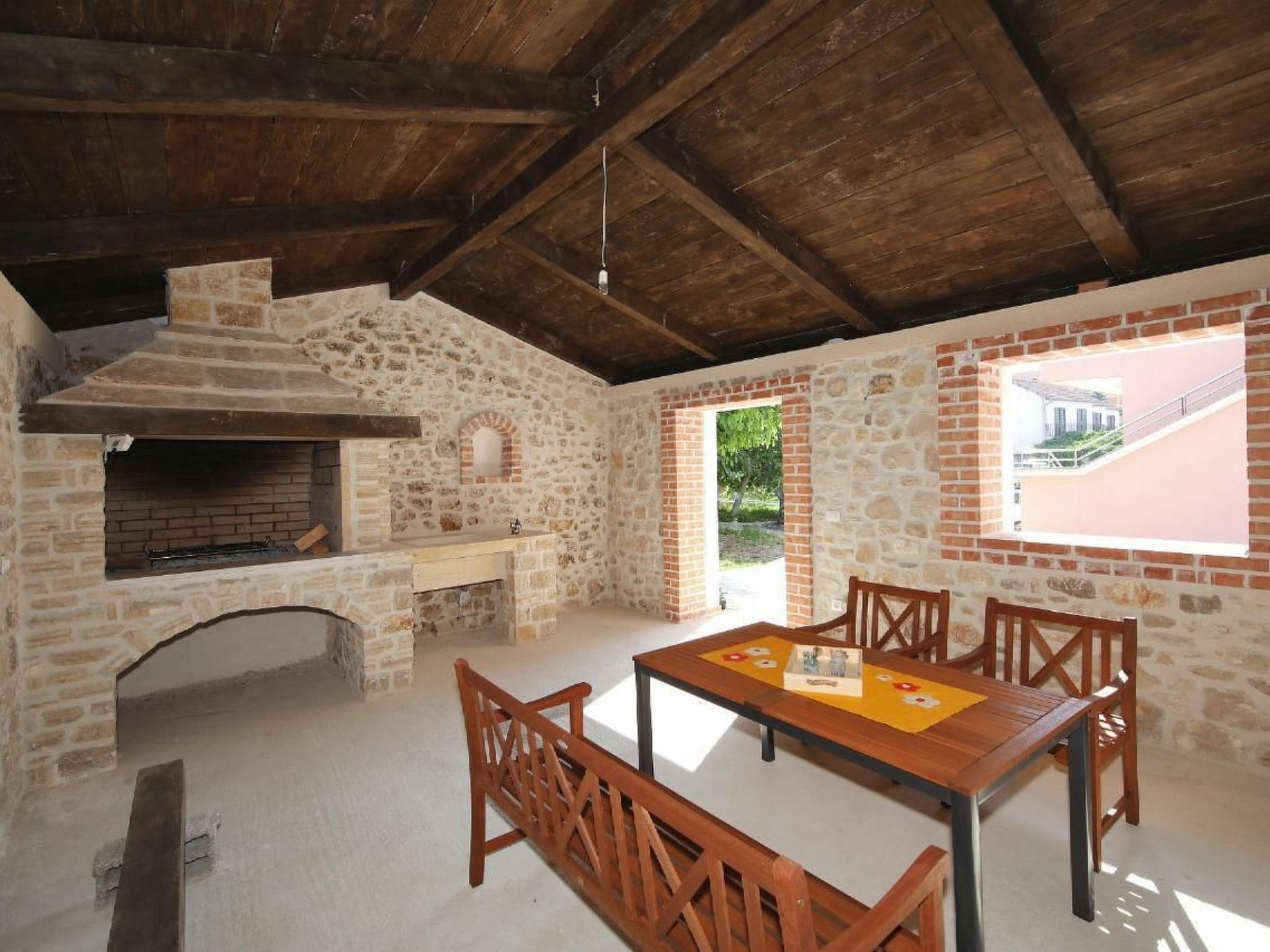 Gesamte Wohnung in Sveti Filip I Jakov mit Gemeinsamem Garten-Image-tags.info