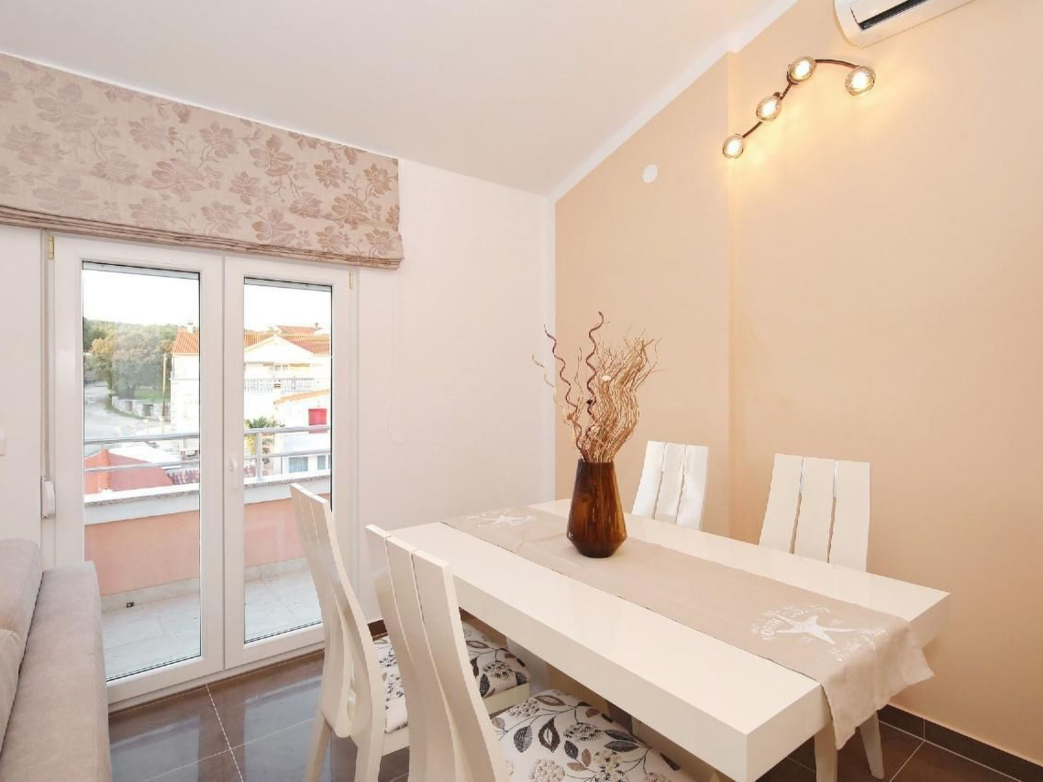 Stilvolle Wohnung "Marko" mit privatem Parkplatz-Image-tags.info