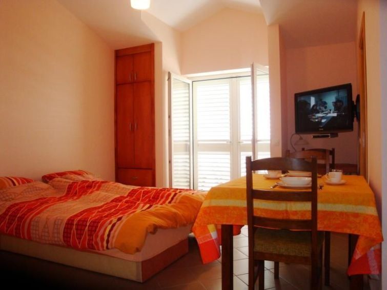 2-persoons appartement aan zee in Sv. Filip i Jakov in Sv. Filip i Jakov