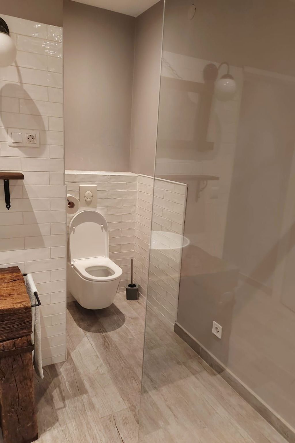 Mit Blick auf das Wasser-Inside