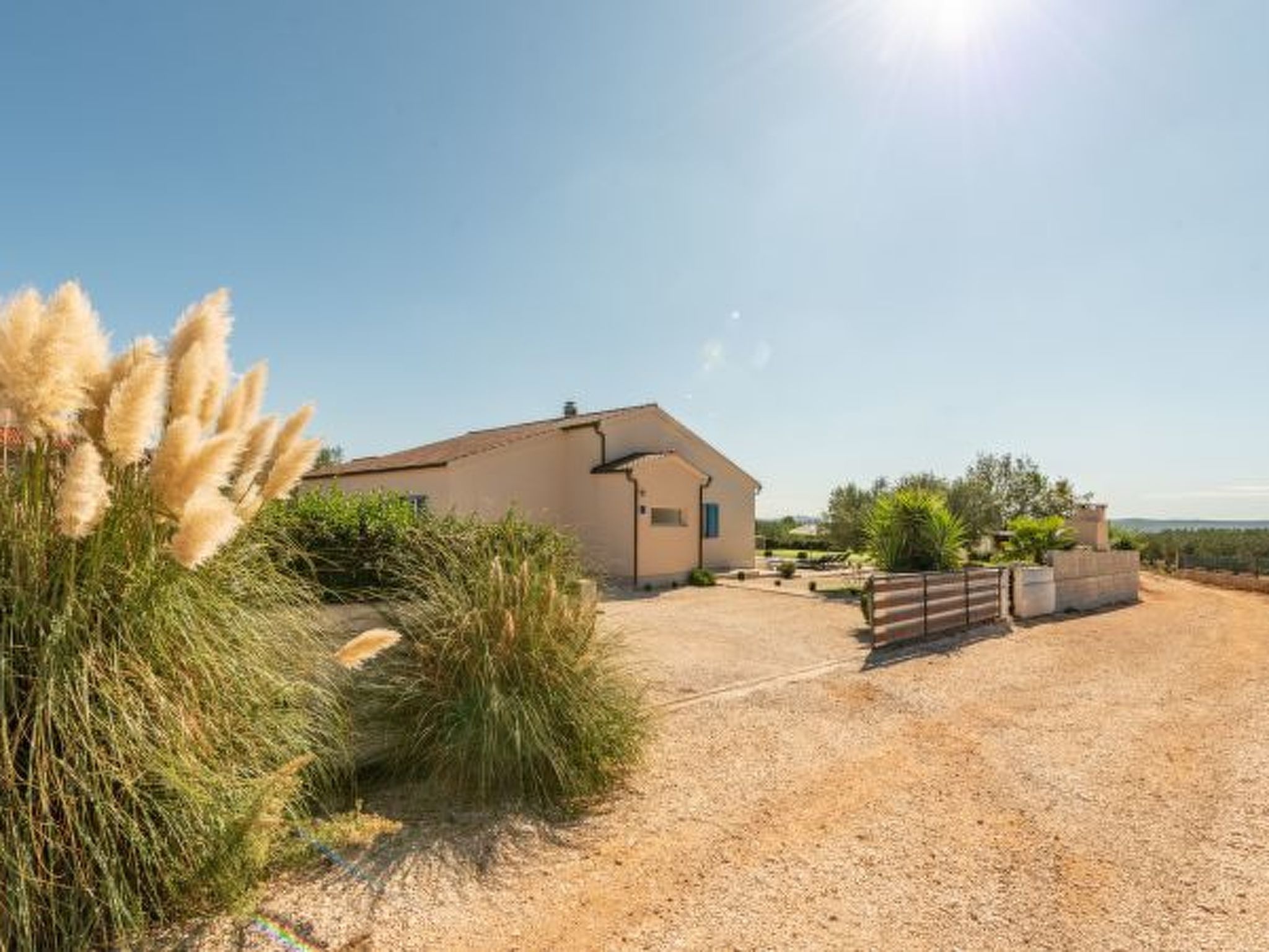 Casa Kamber with pool - Image-tags.info