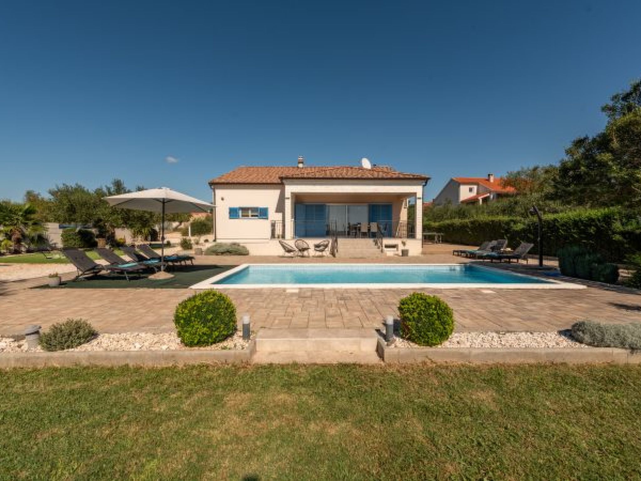 Casa Kamber with pool - Image-tags.info