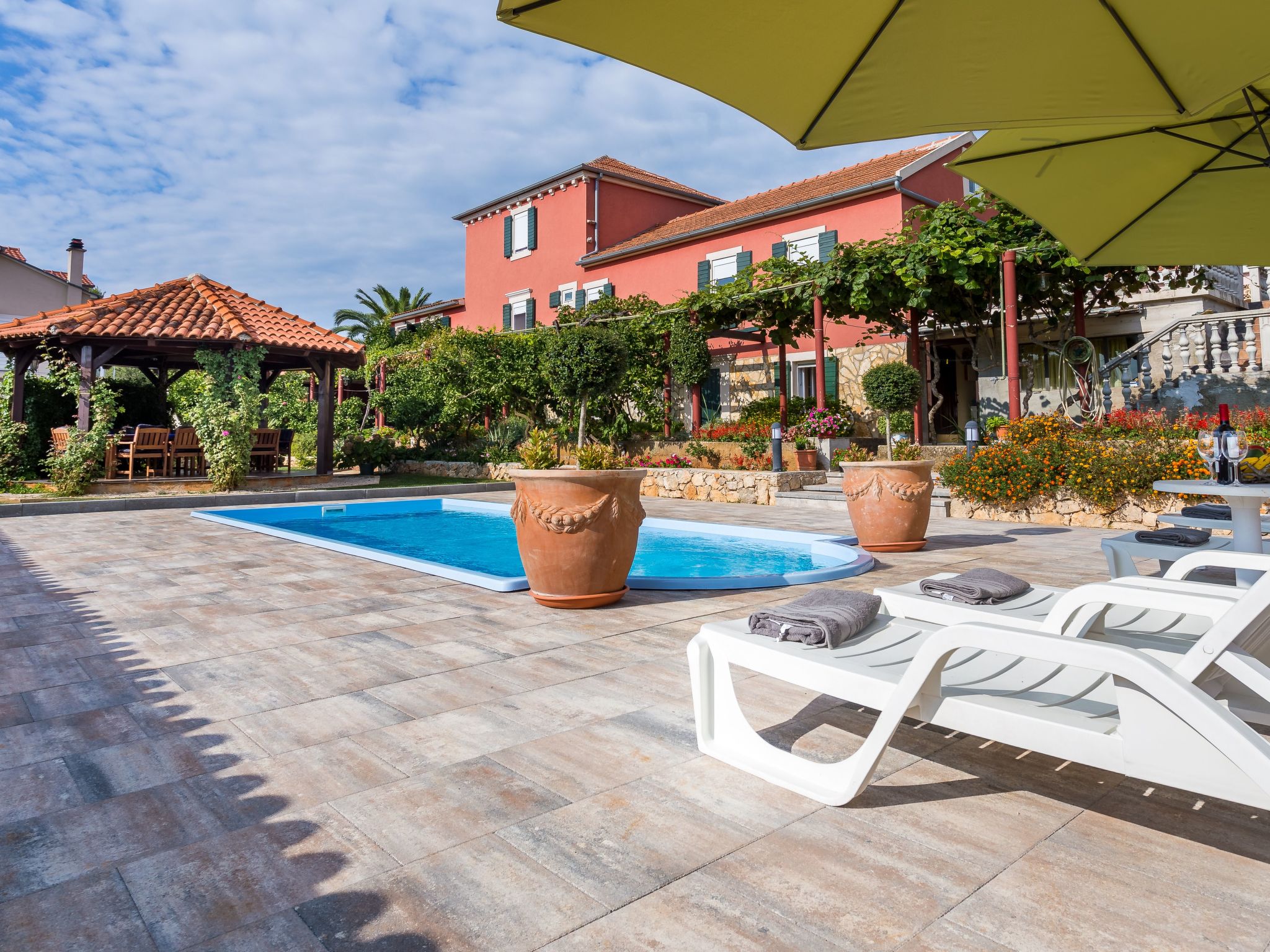 Vakantiehuis met privé zwembad in Ugljan/Ugljan (Kroatië) voor 14 personen