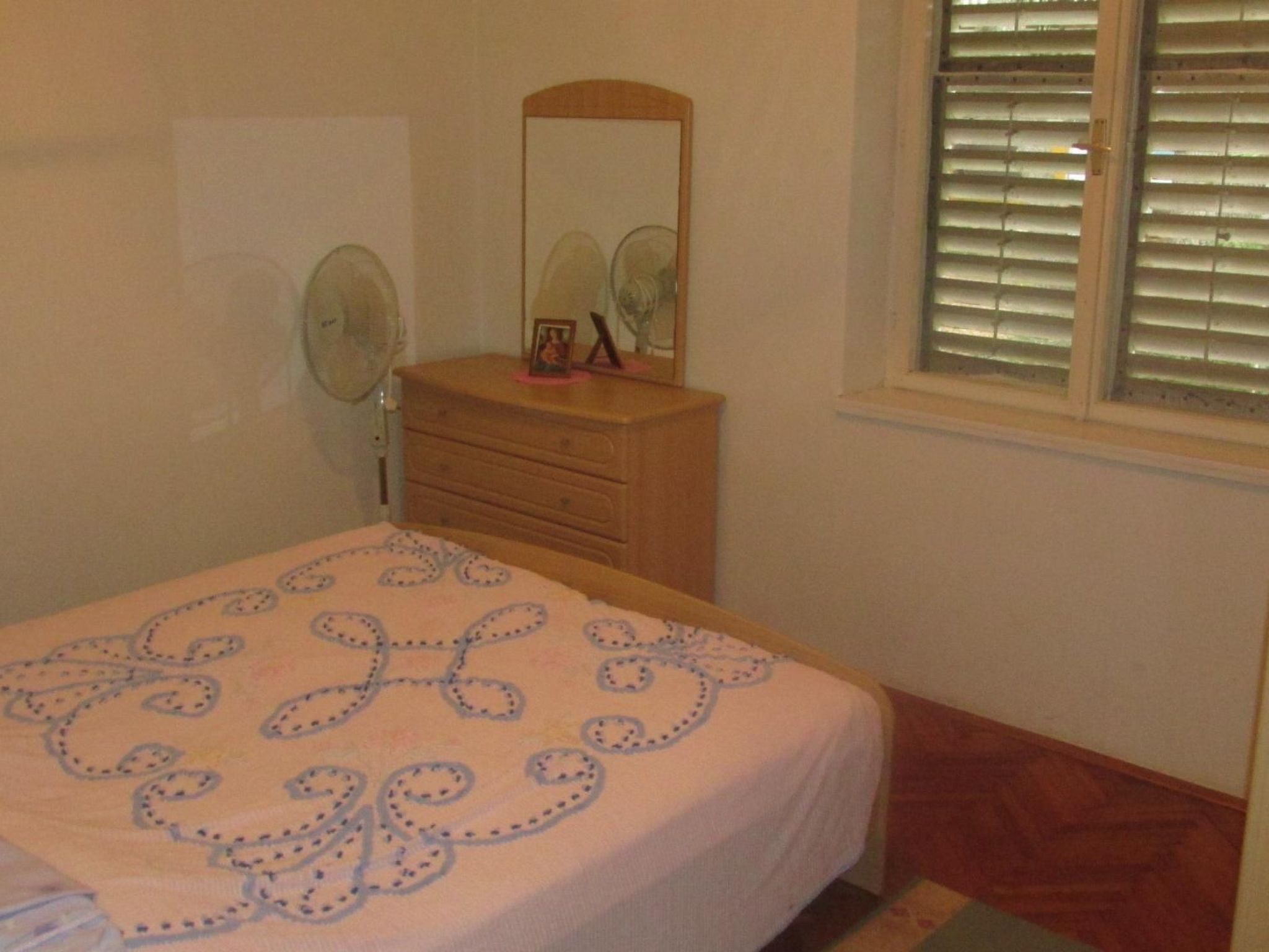 Haus in Ugljan mit Terrasse, Garten und Barbecue-Binnen