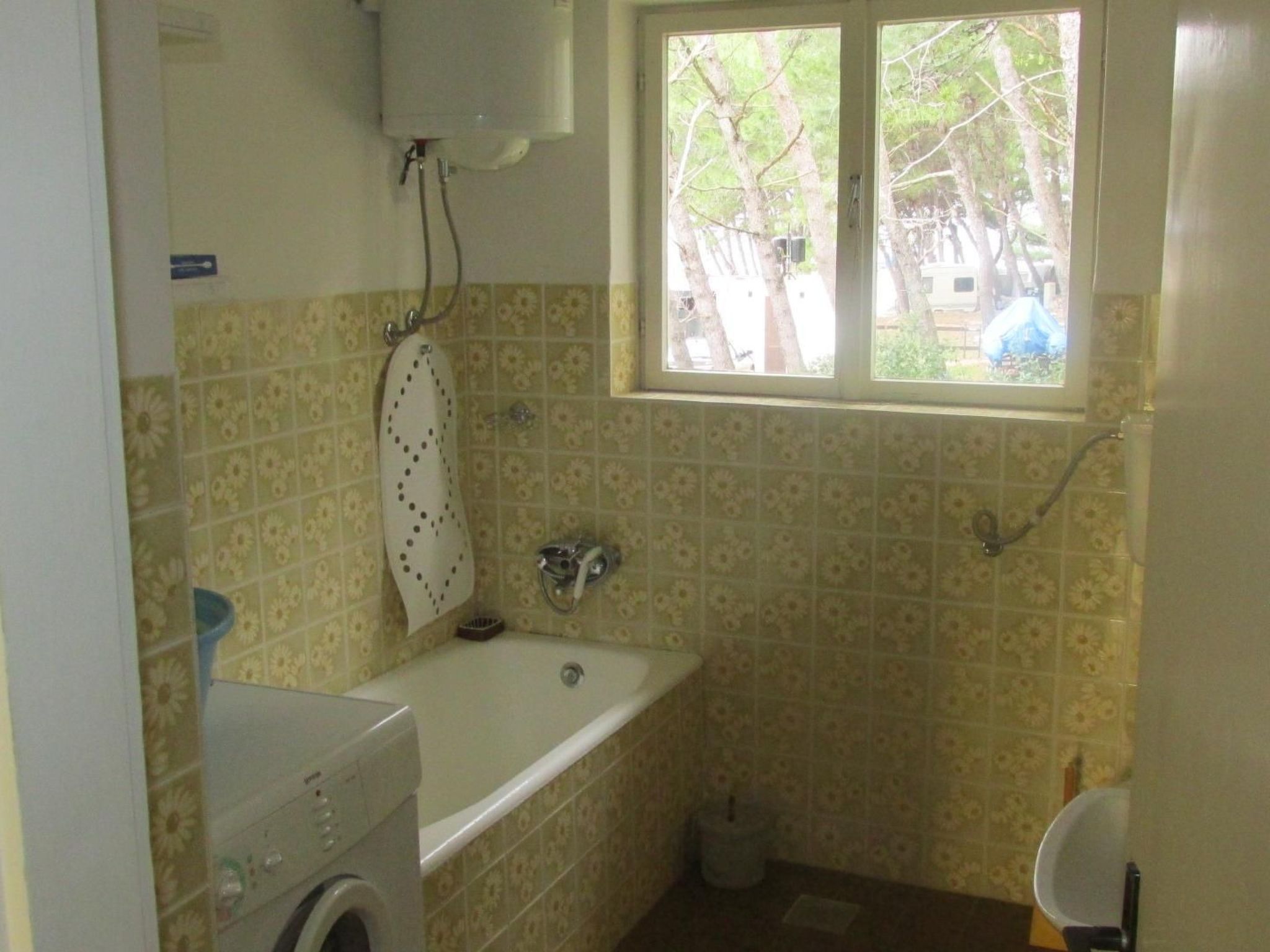 Haus in Ugljan mit Terrasse, Garten und Barbecue-Binnen