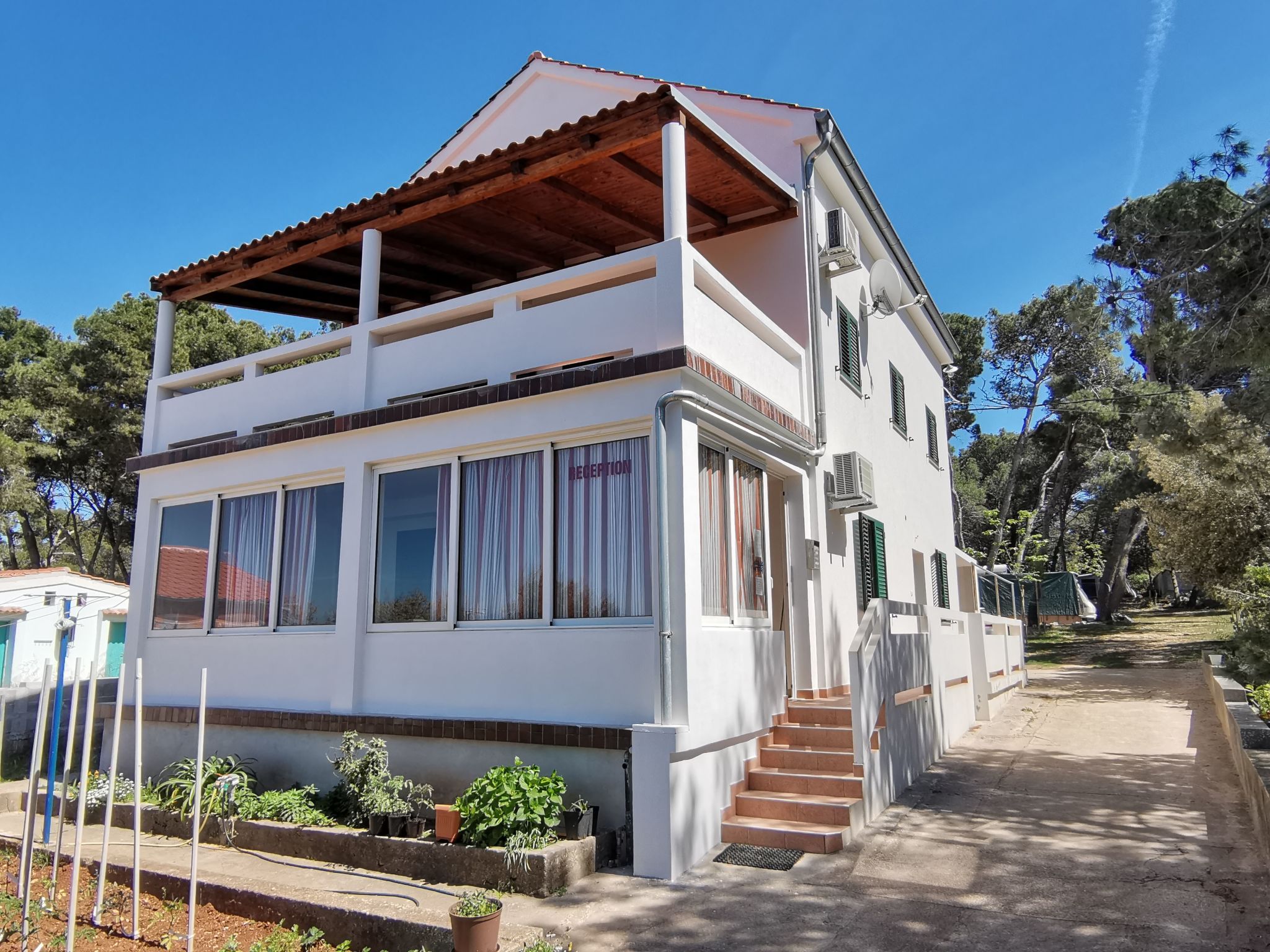 Wunderschöne Ferienwohnung in Ugljan mit Terrasse-Binnen