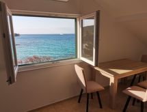Nieuw appartement op 30 meter van zee in Ugljan met tuin en terras - thumbnail 2