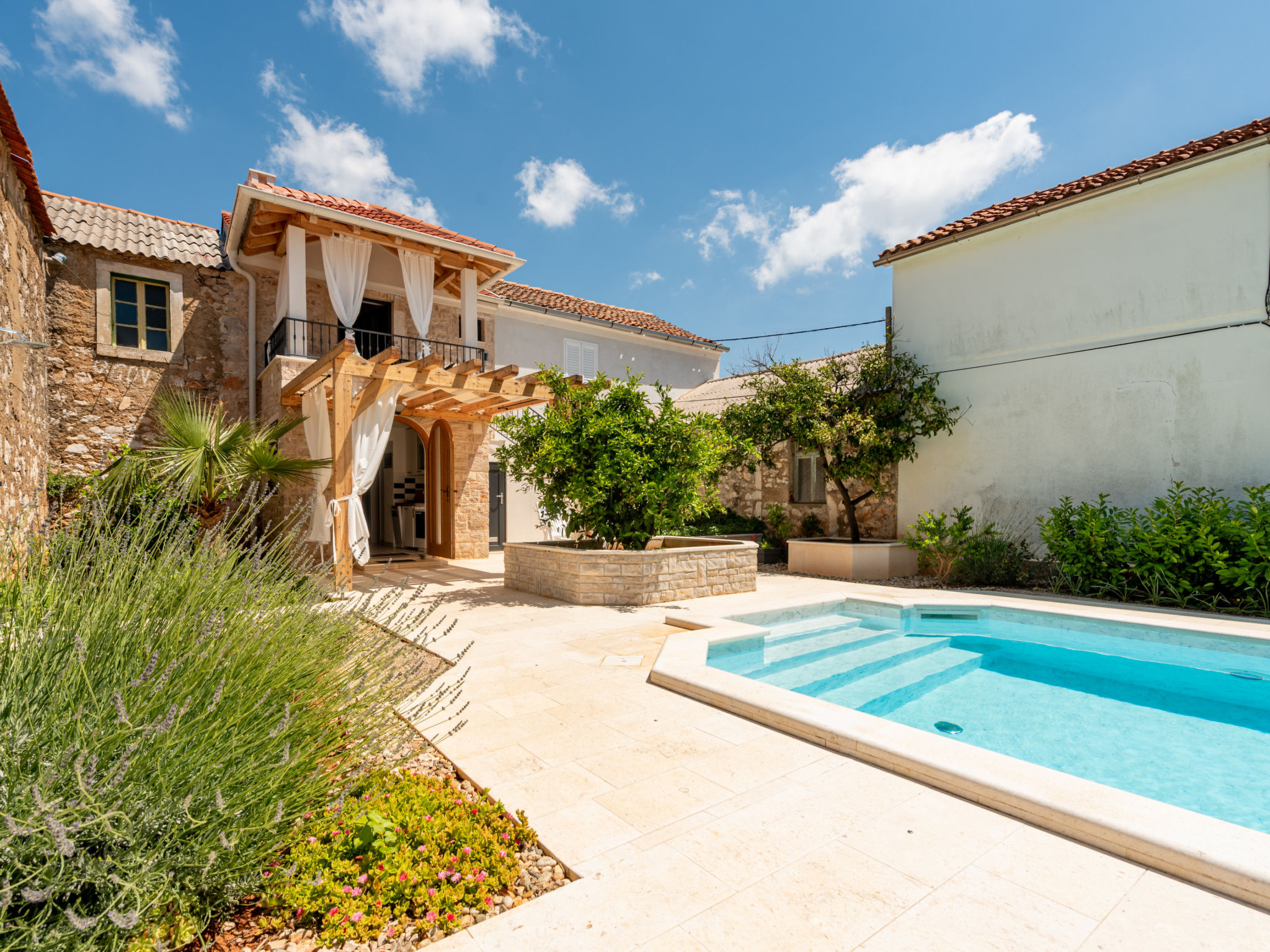 Apartment Varos 2+1 with shared pool