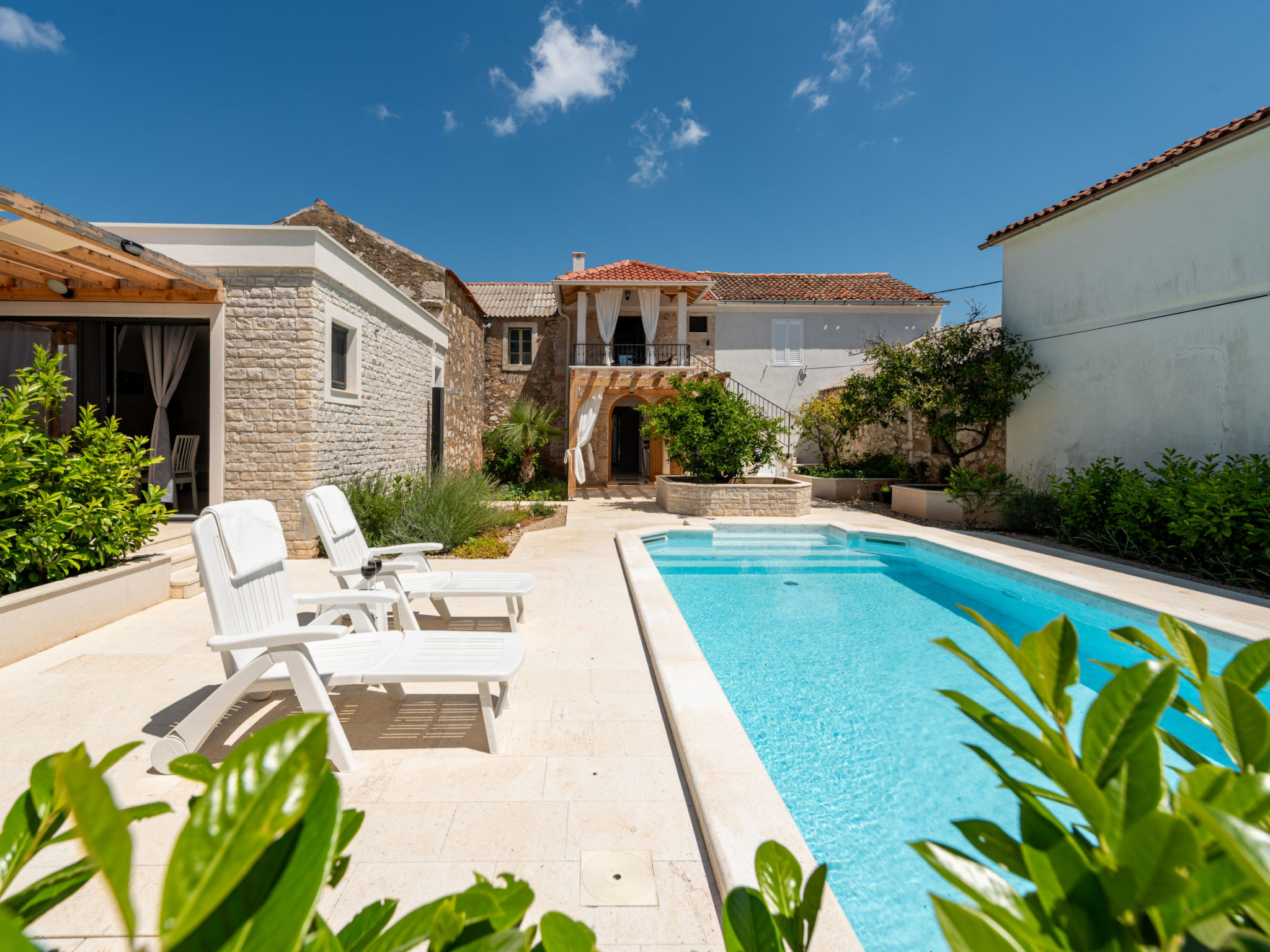 Apartment Varos 2+1 with shared pool