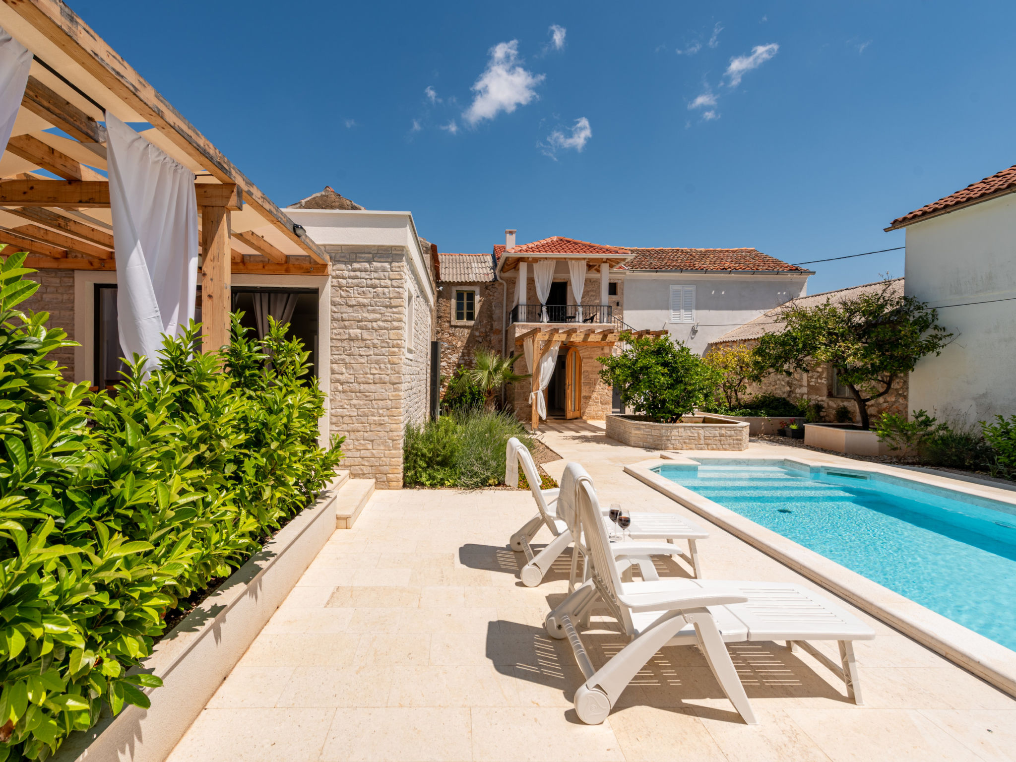Apartment Varos 2+1 with shared pool