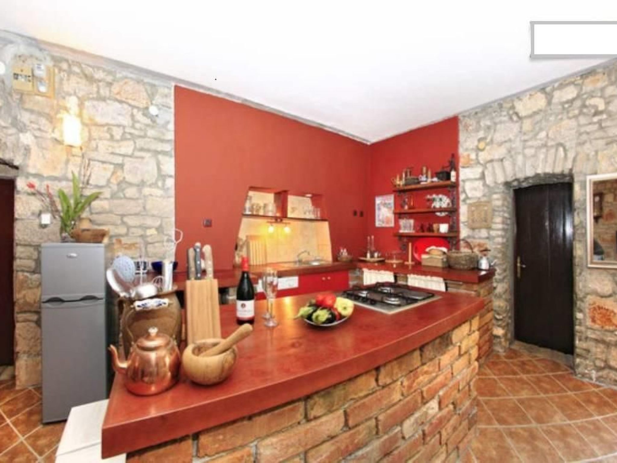 Steinhaus in Strandnähe mit Whirlpool-Binnen