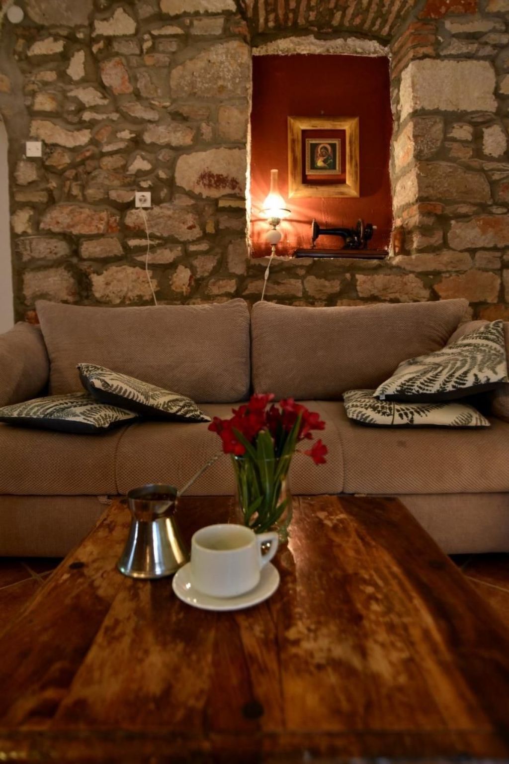 Steinhaus in Strandnähe mit Whirlpool-Binnen