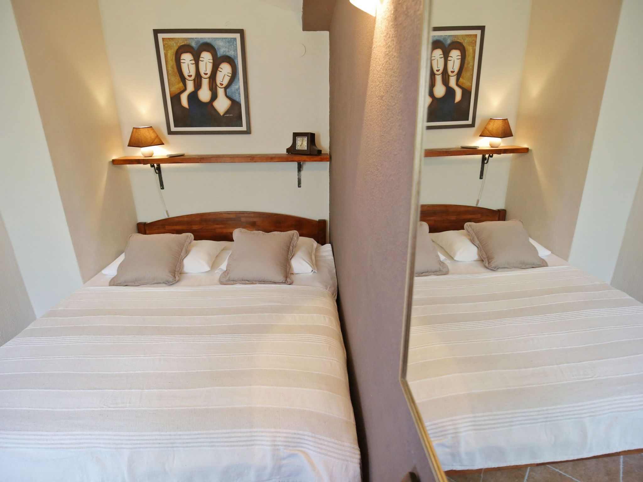 Steinhaus in Strandnähe mit Whirlpool-Binnen