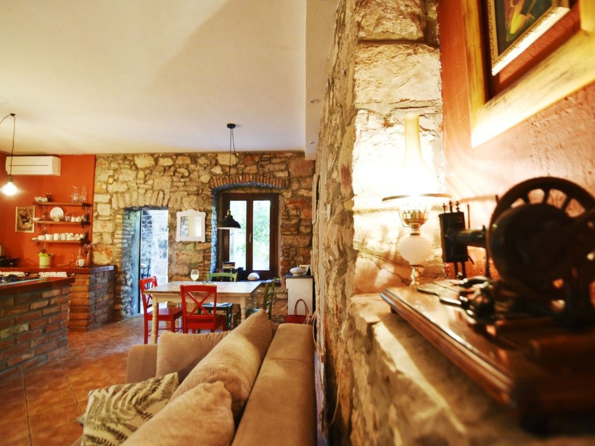 Steinhaus in Strandnähe mit Whirlpool-Binnen