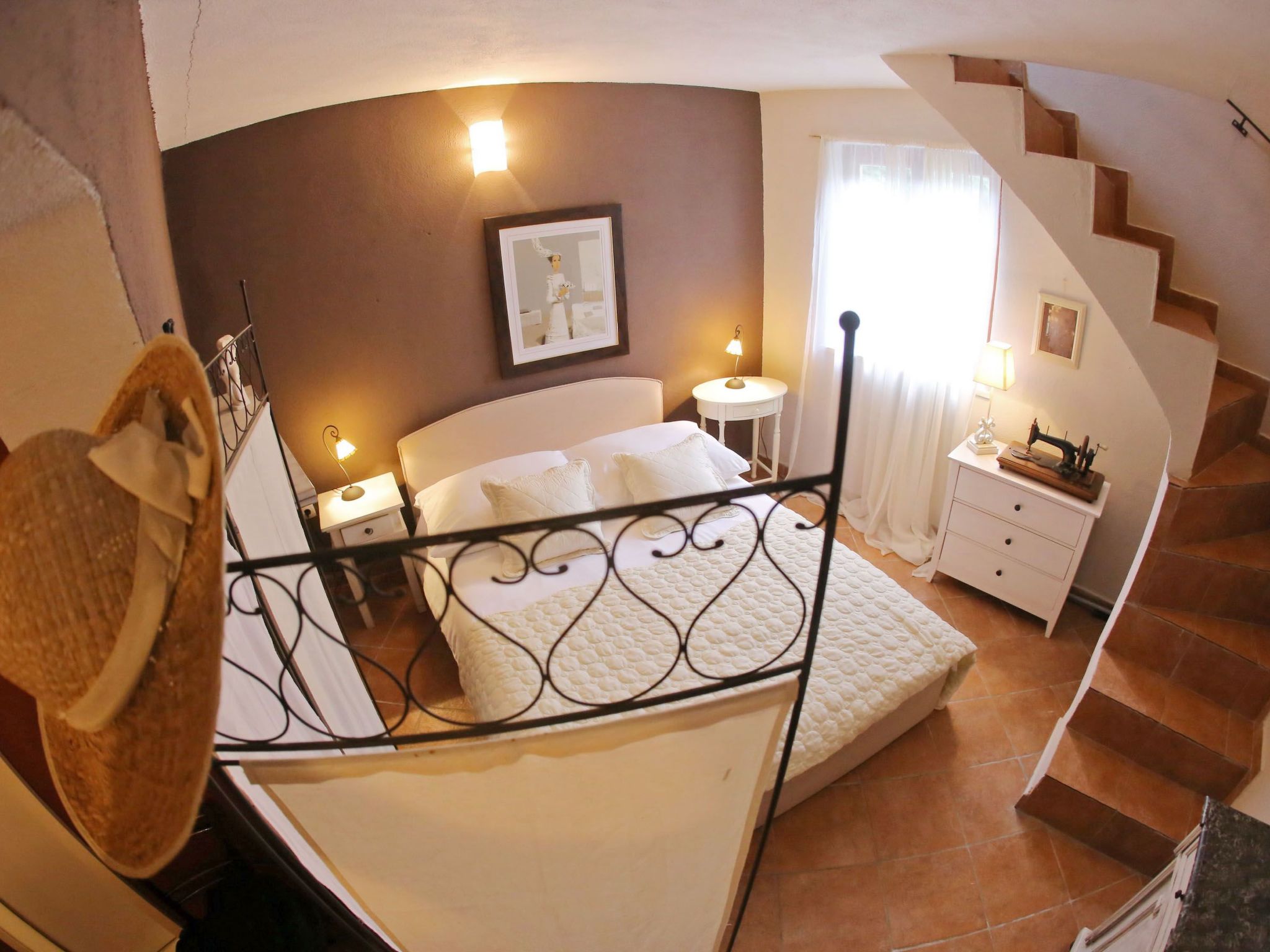 Steinhaus in Strandnähe mit Whirlpool-Binnen