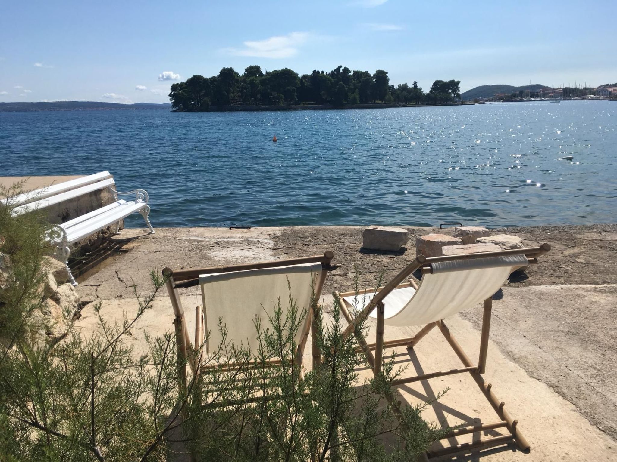 Steinhaus in Strandnähe mit Whirlpool-Binnen