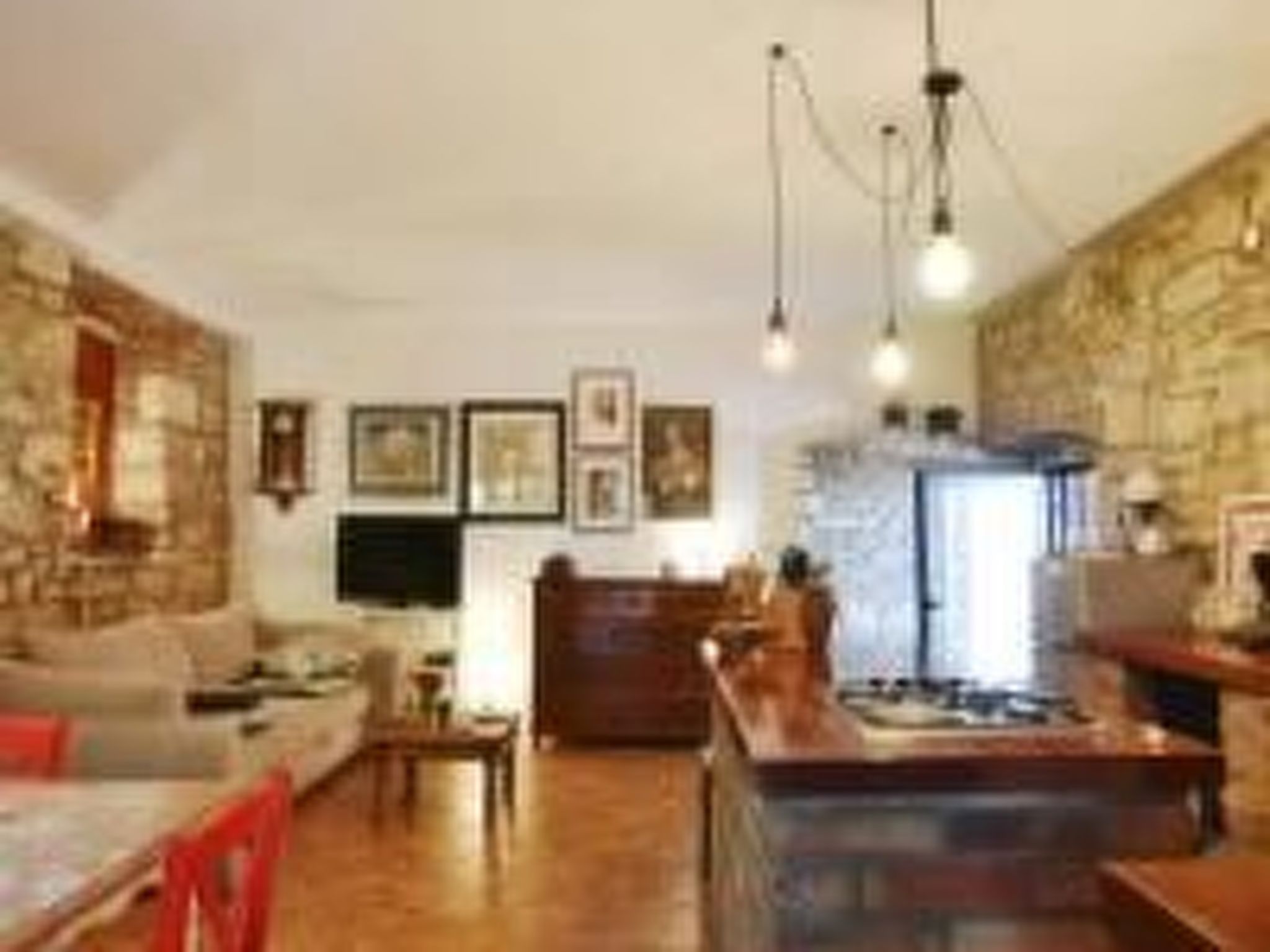 Steinhaus in Strandnähe mit Whirlpool-Binnen