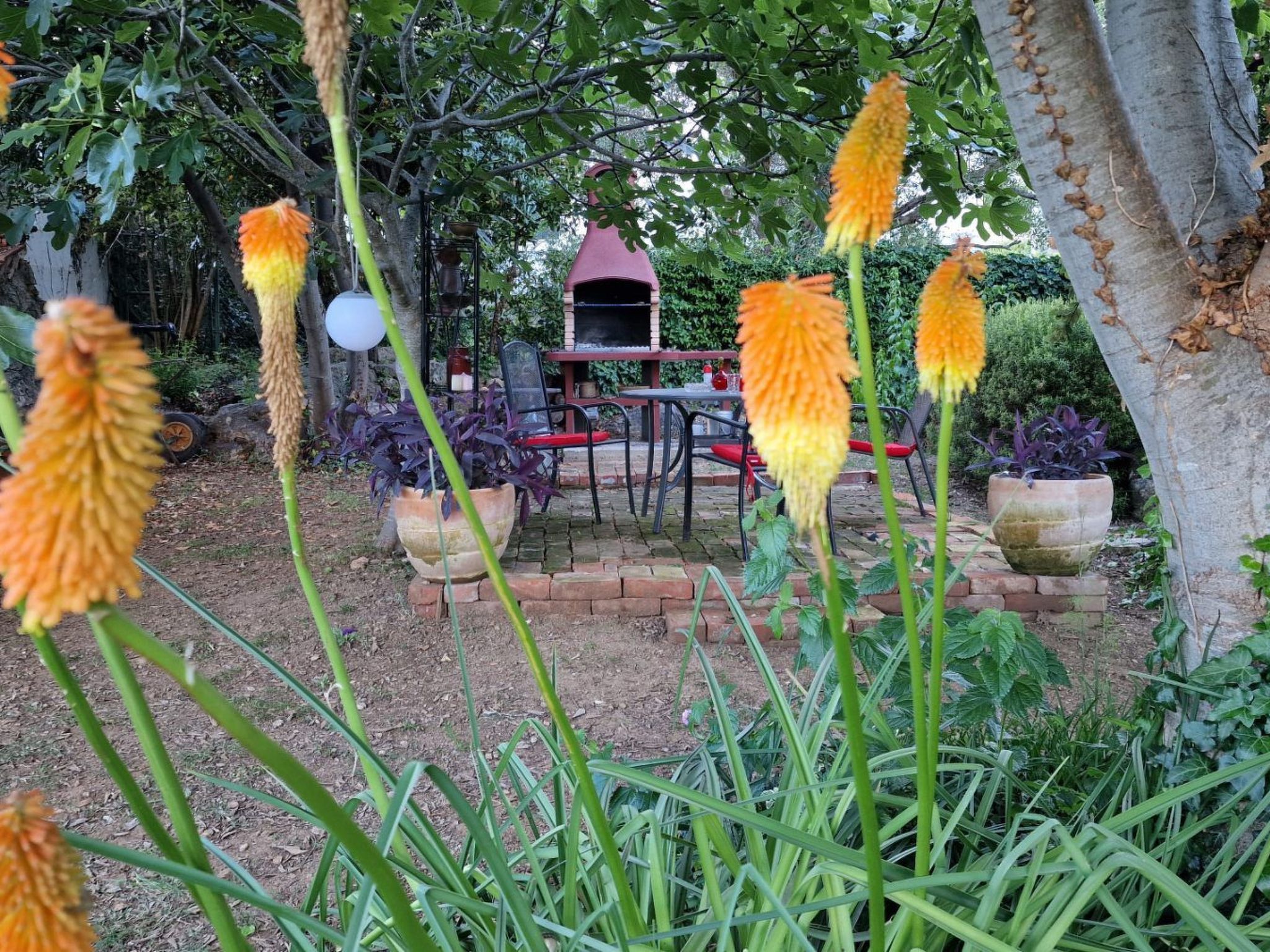 Steinhaus in Strandnähe mit Whirlpool-Binnen