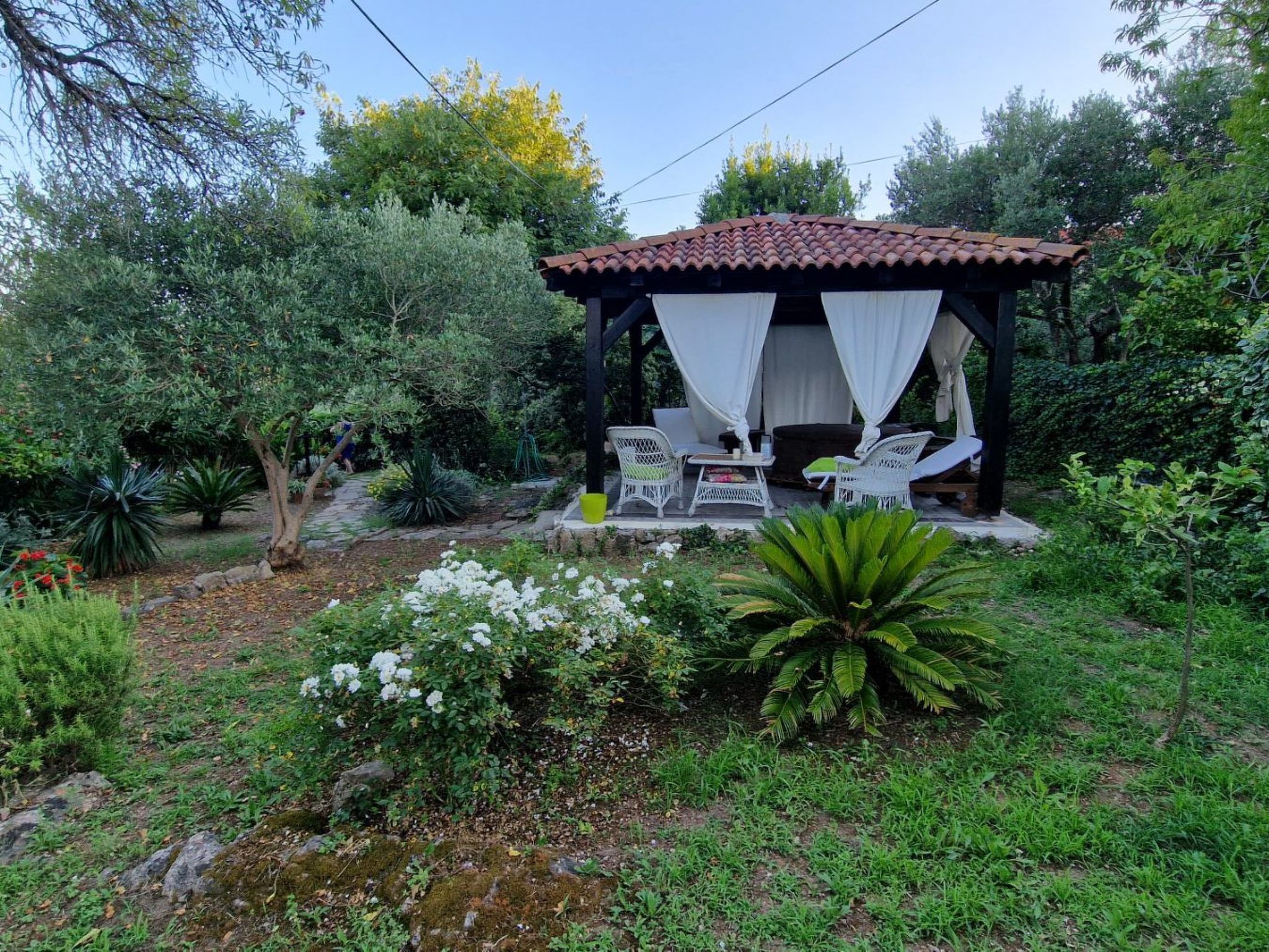 Steinhaus in Strandnähe mit Whirlpool-Binnen