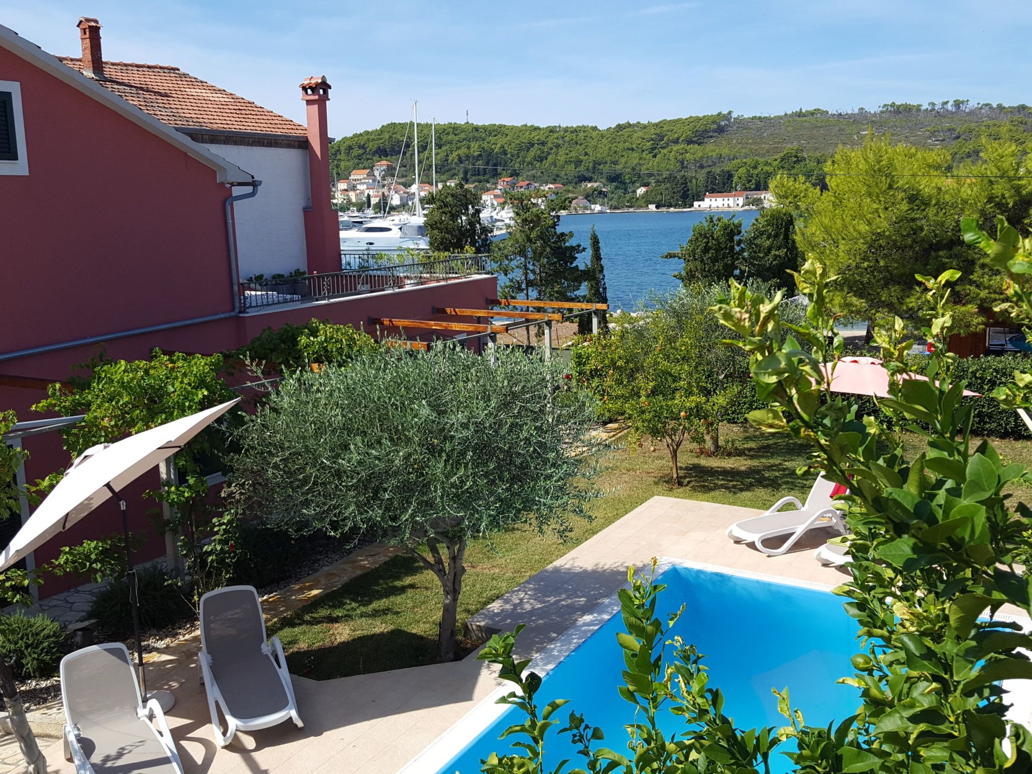 Luxuriöses Haus direkt am Strand, große Terrasse, Pool