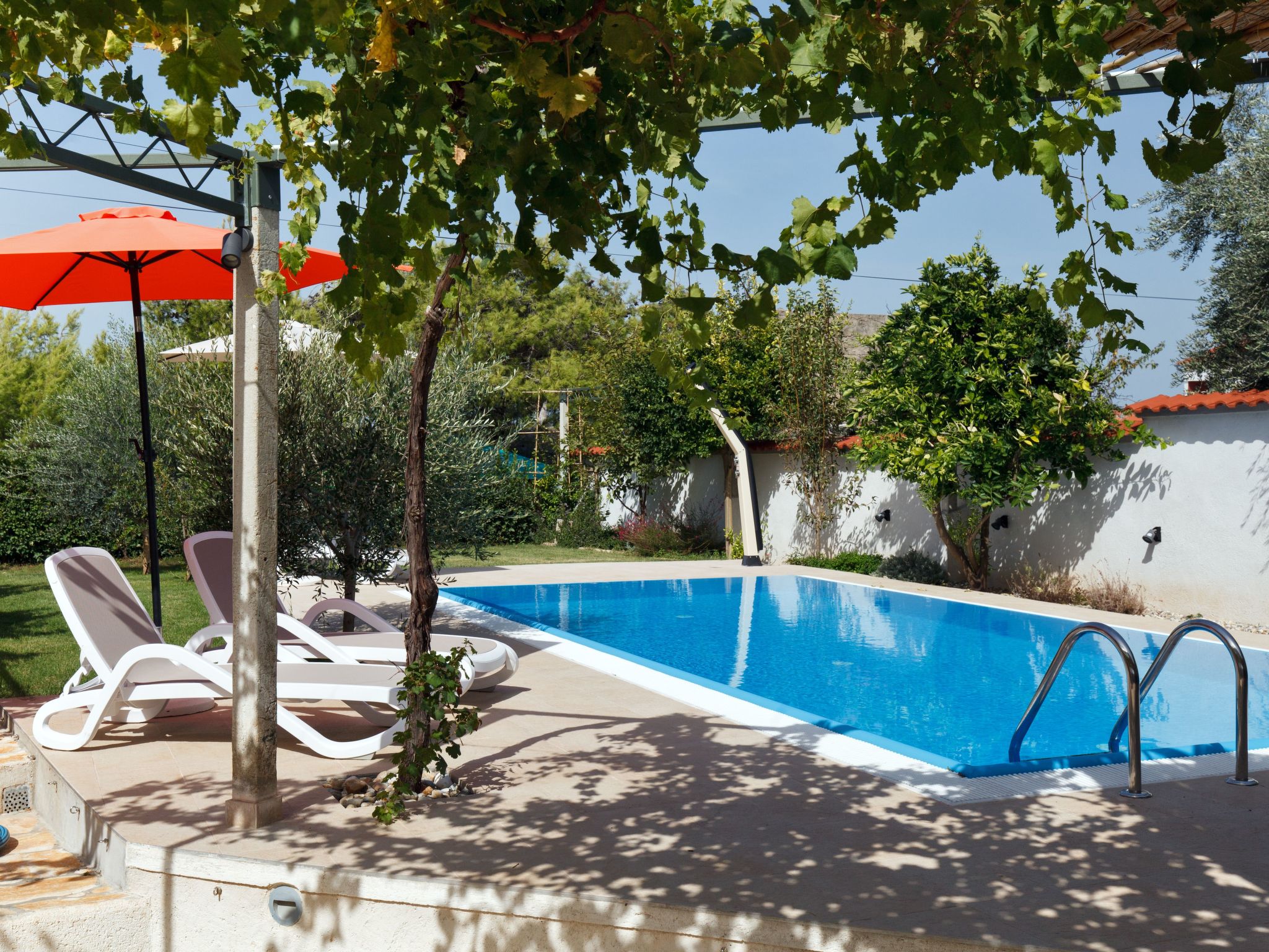 Luxuriöses Haus direkt am Strand, große Terrasse, Pool-Image-tags.info