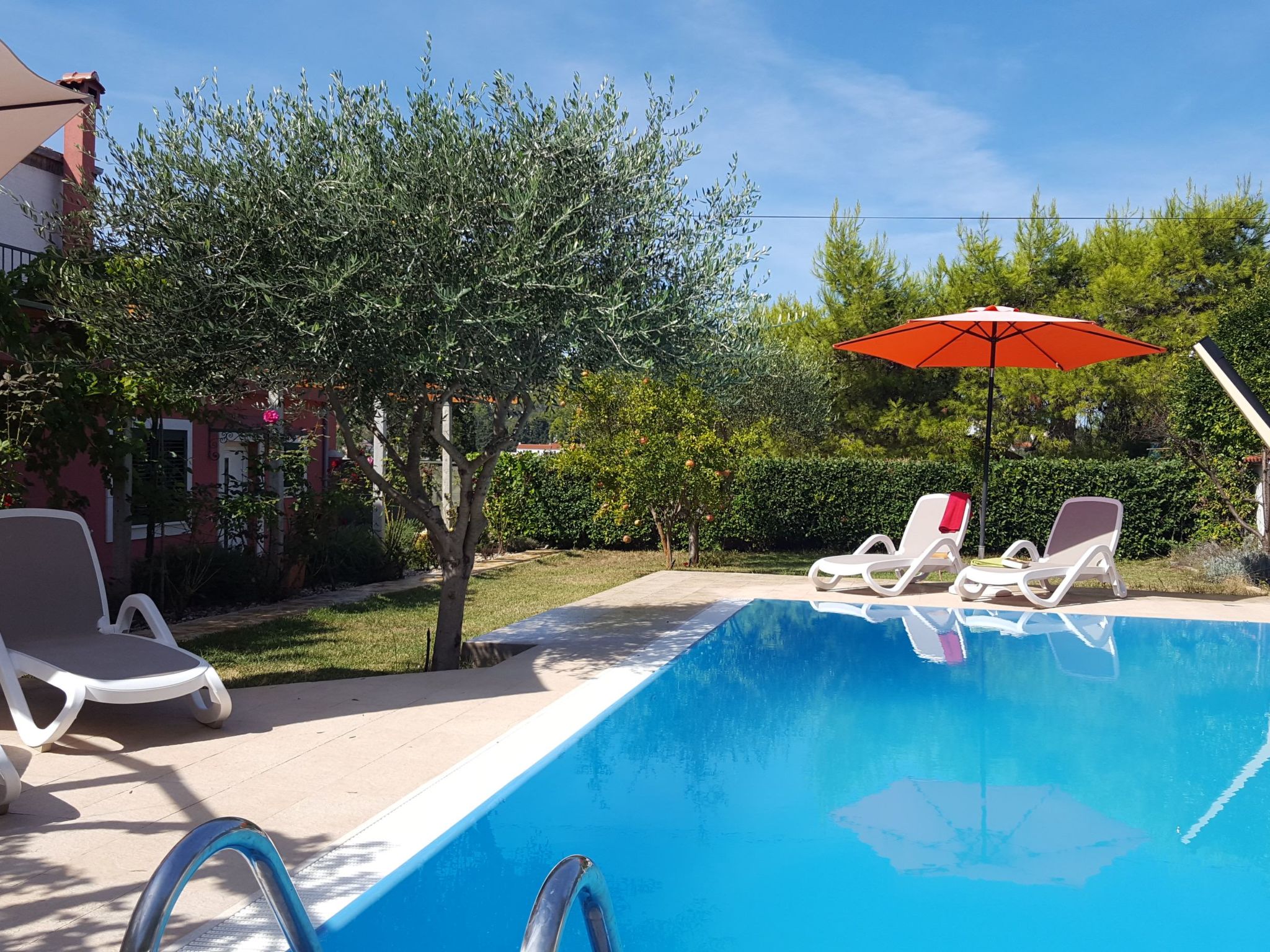 Luxuriöses Haus direkt am Strand, große Terrasse, Pool-Image-tags.info