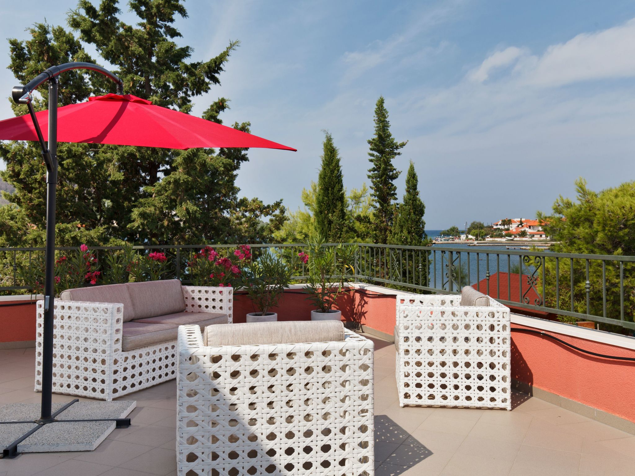 Luxuriöses Haus direkt am Strand, große Terrasse, Pool-Image-tags.info