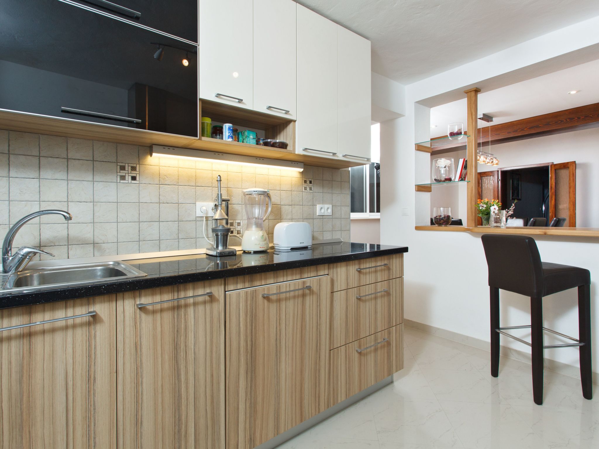 Luxuriöses Haus direkt am Strand, große Terrasse, Pool-Image-tags.info